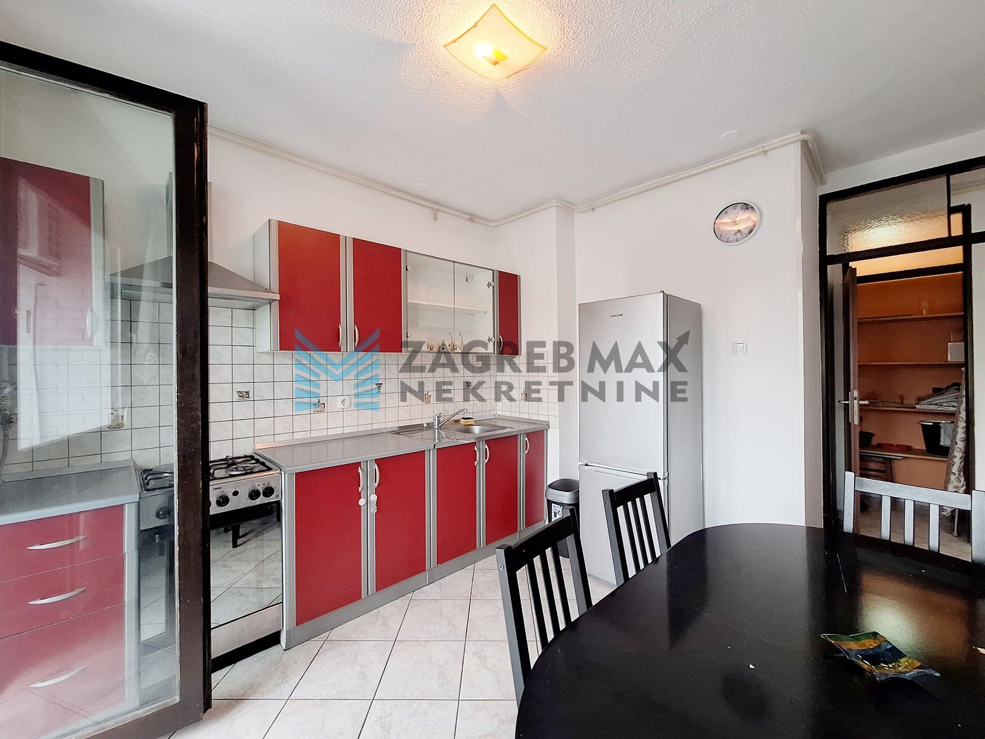 Zagreb - RETKOVEC - Av. Dubrava - 1-soban, 1. kat, lift, klima (iznajmljivanje)