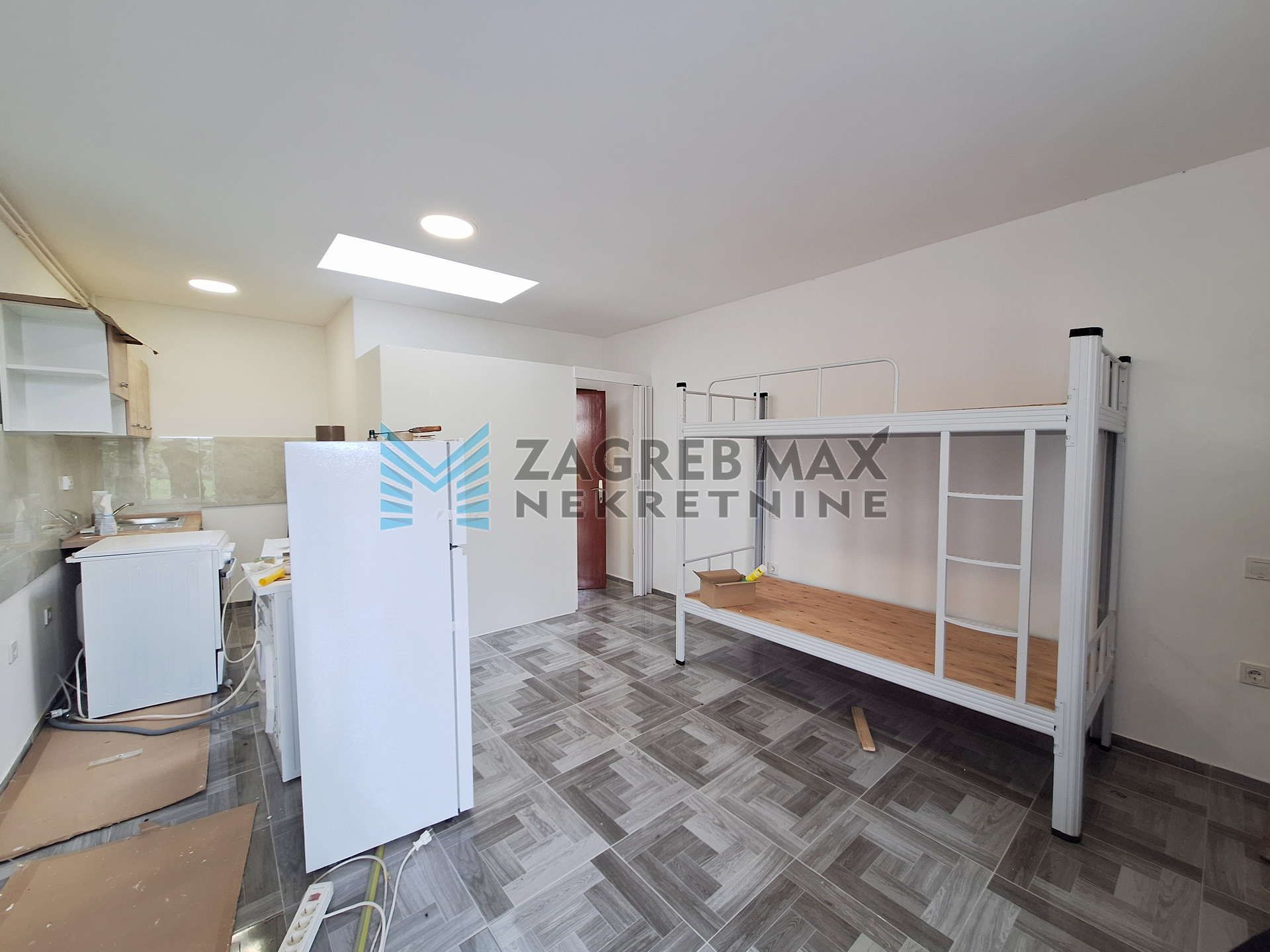 Zagreb - SAVSKA OPATOVINA - adaptirana kuća 333 m² na parceli 2.513 m²