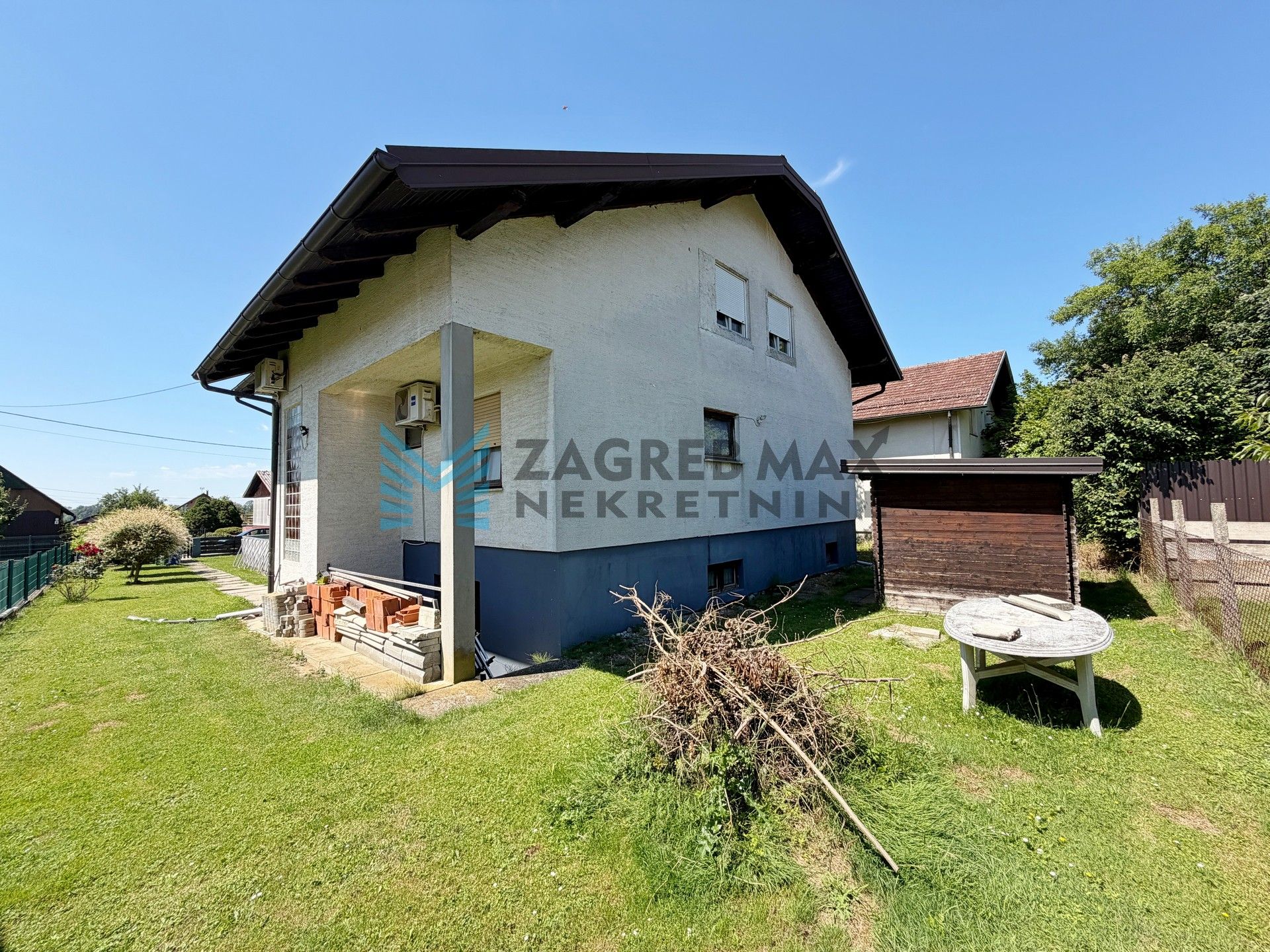 Zagreb - BRCKOVLJANI - T.Ujevića - kuća sa 2 stana, dvorište, podrum, mirno