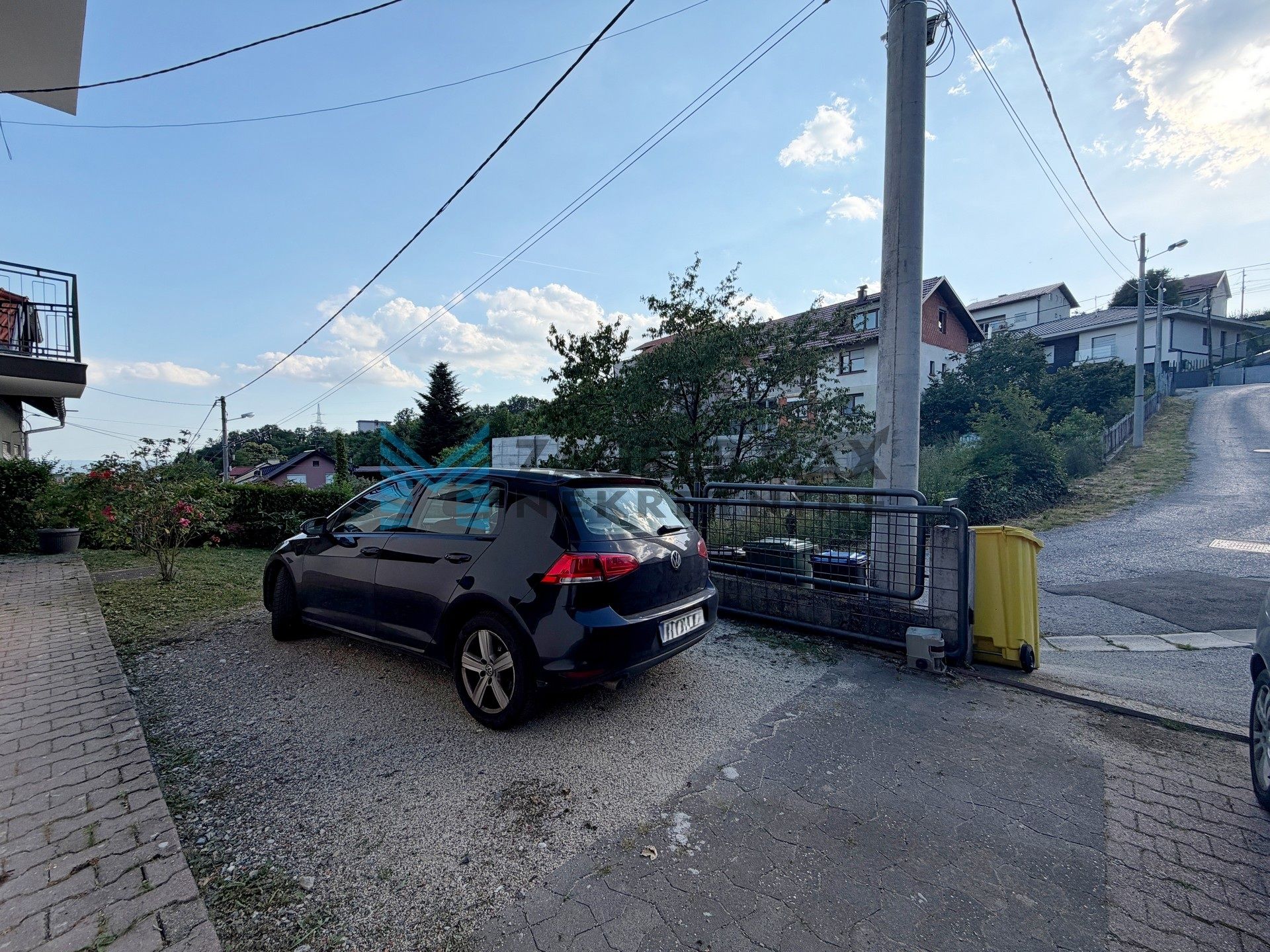 Zagreb - REMETE - Mirni dol - 3-sobni, terasa, balkon, svijetao, mirno, parking