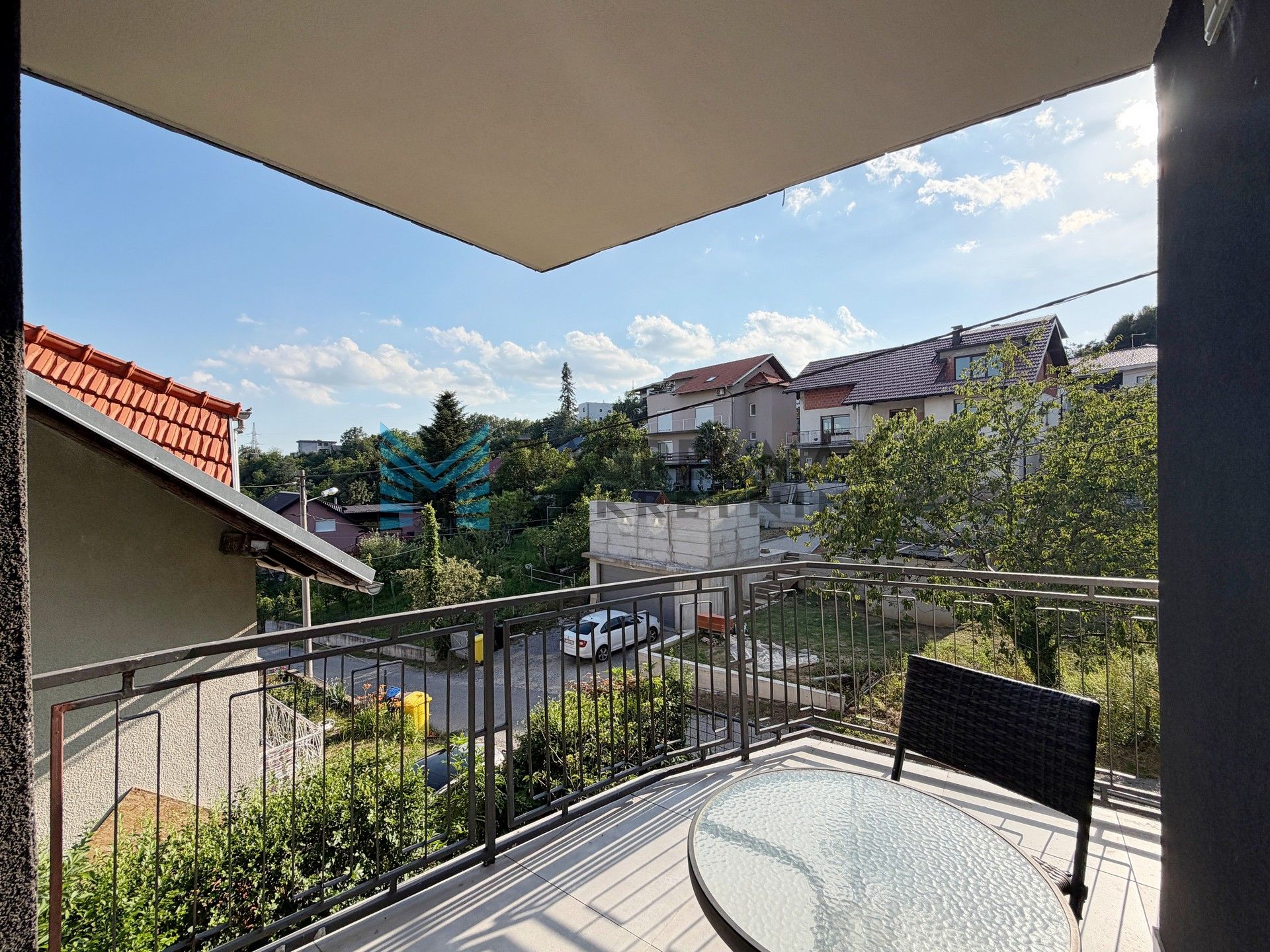 Zagreb - REMETE - Mirni dol - 3-sobni, terasa, balkon, svijetao, mirno, parking