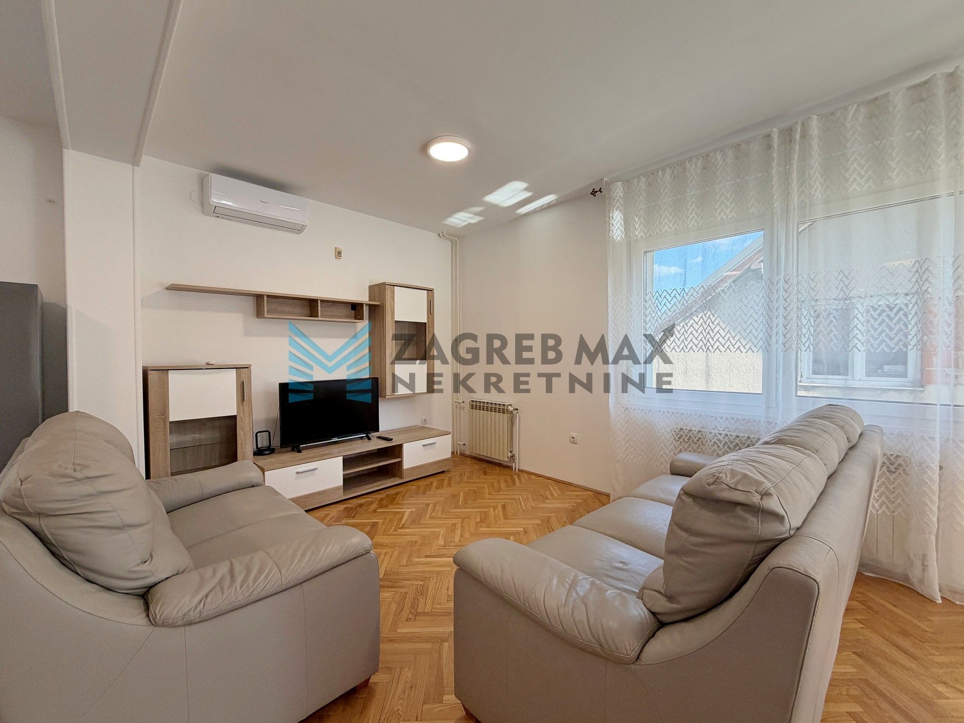 Zagreb - REMETE - Mirni dol - 3-sobni, terasa, balkon, svijetao, mirno, parking