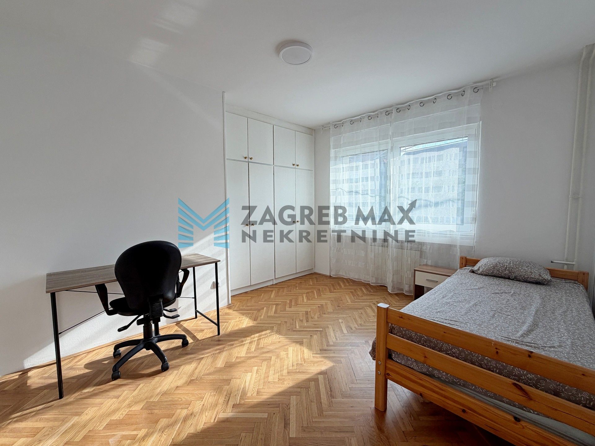 Zagreb - REMETE - Mirni dol - 3-sobni, terasa, balkon, svijetao, mirno, parking