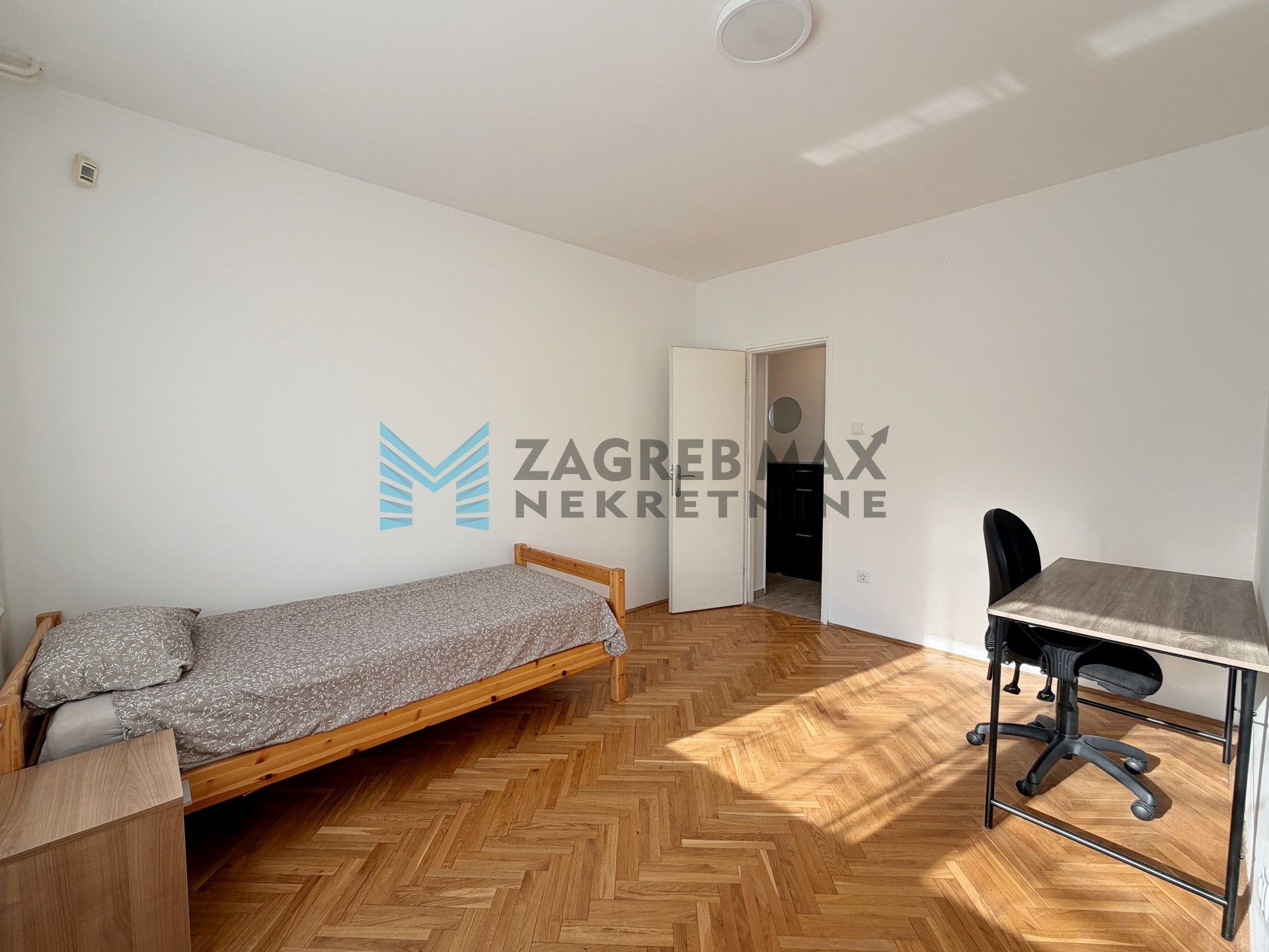 Zagreb - REMETE - Mirni dol - 3-sobni, terasa, balkon, svijetao, mirno, parking