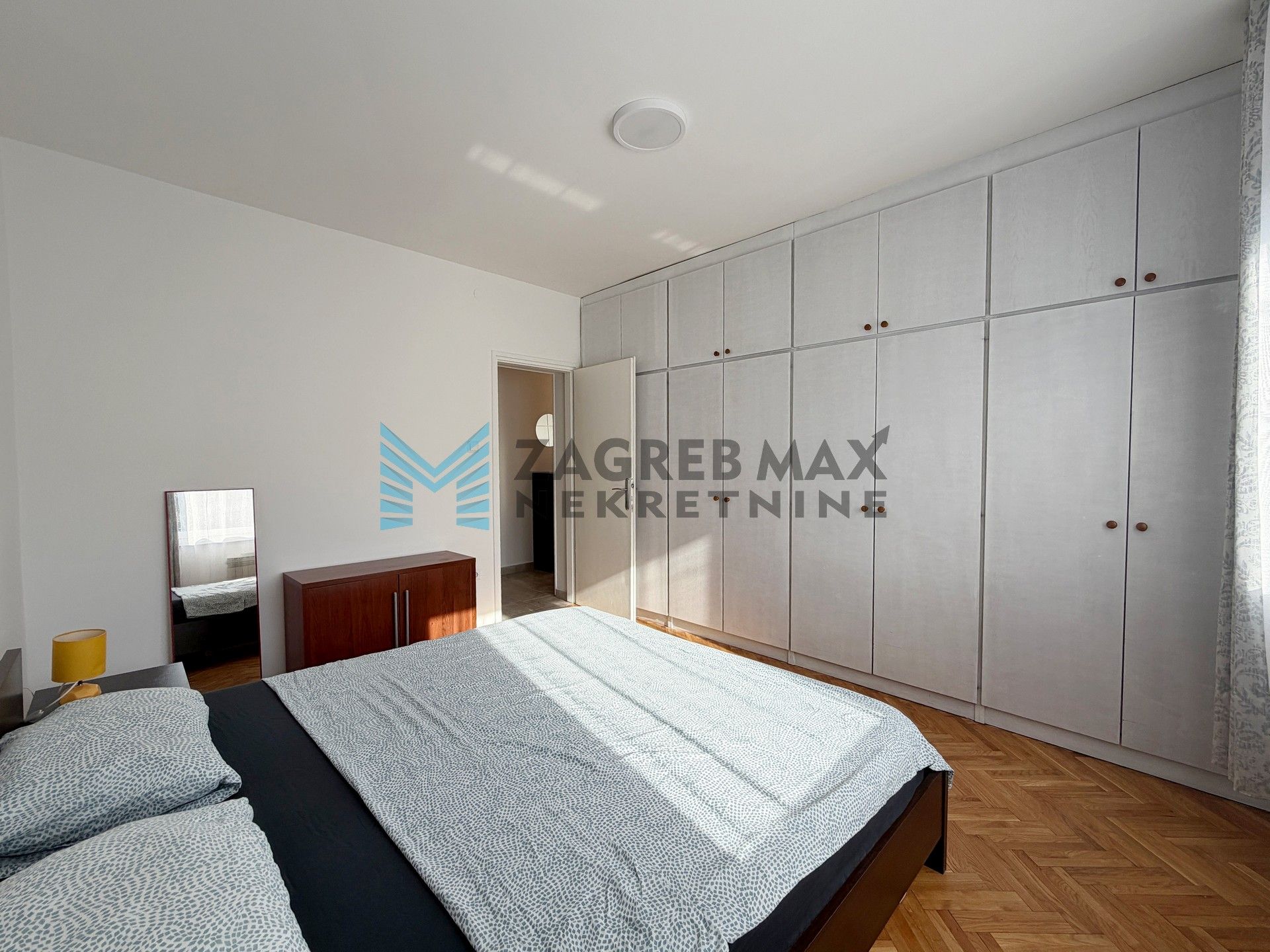 Zagreb - REMETE - Mirni dol - 3-sobni, terasa, balkon, svijetao, mirno, parking