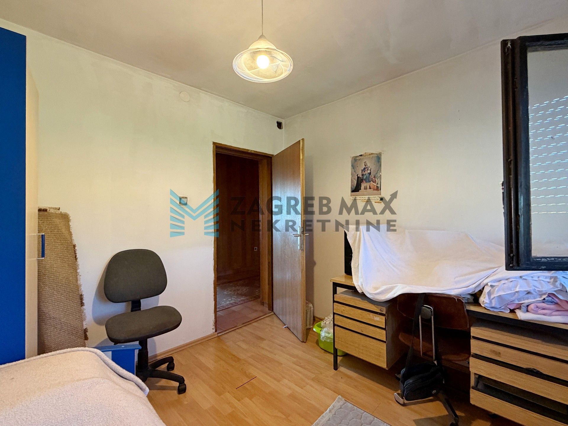 Zagreb - DONJI TRPUCI - Ferki - 4-sobna kuća 294 m2, p.zgrada 209 m2, dvorište