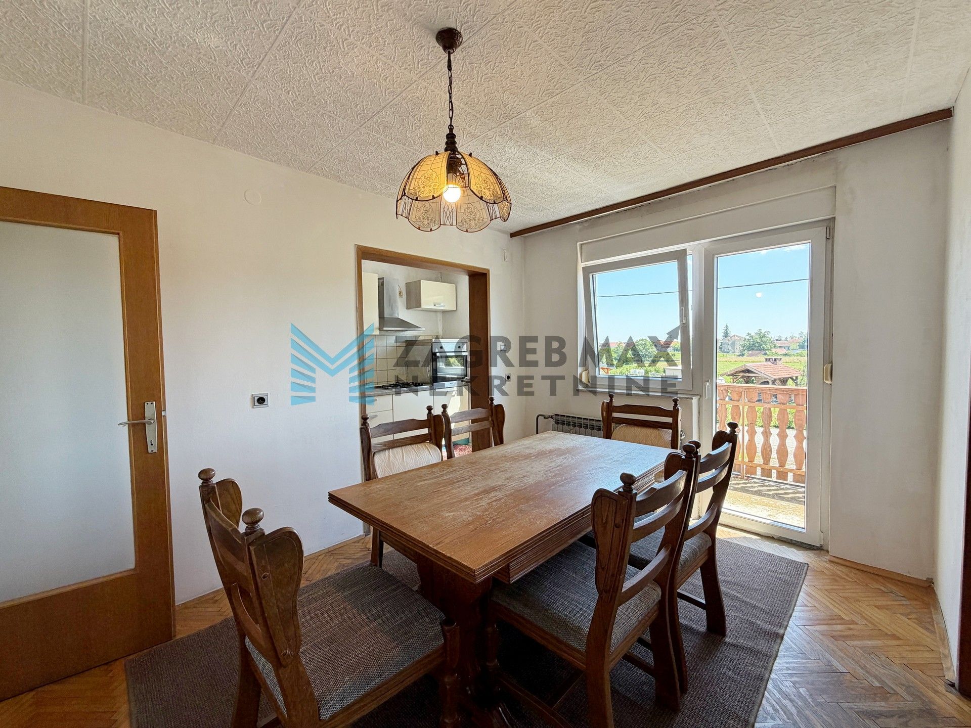 Zagreb - DONJI TRPUCI - Ferki - 4-sobna kuća 294 m2, p.zgrada 209 m2, dvorište