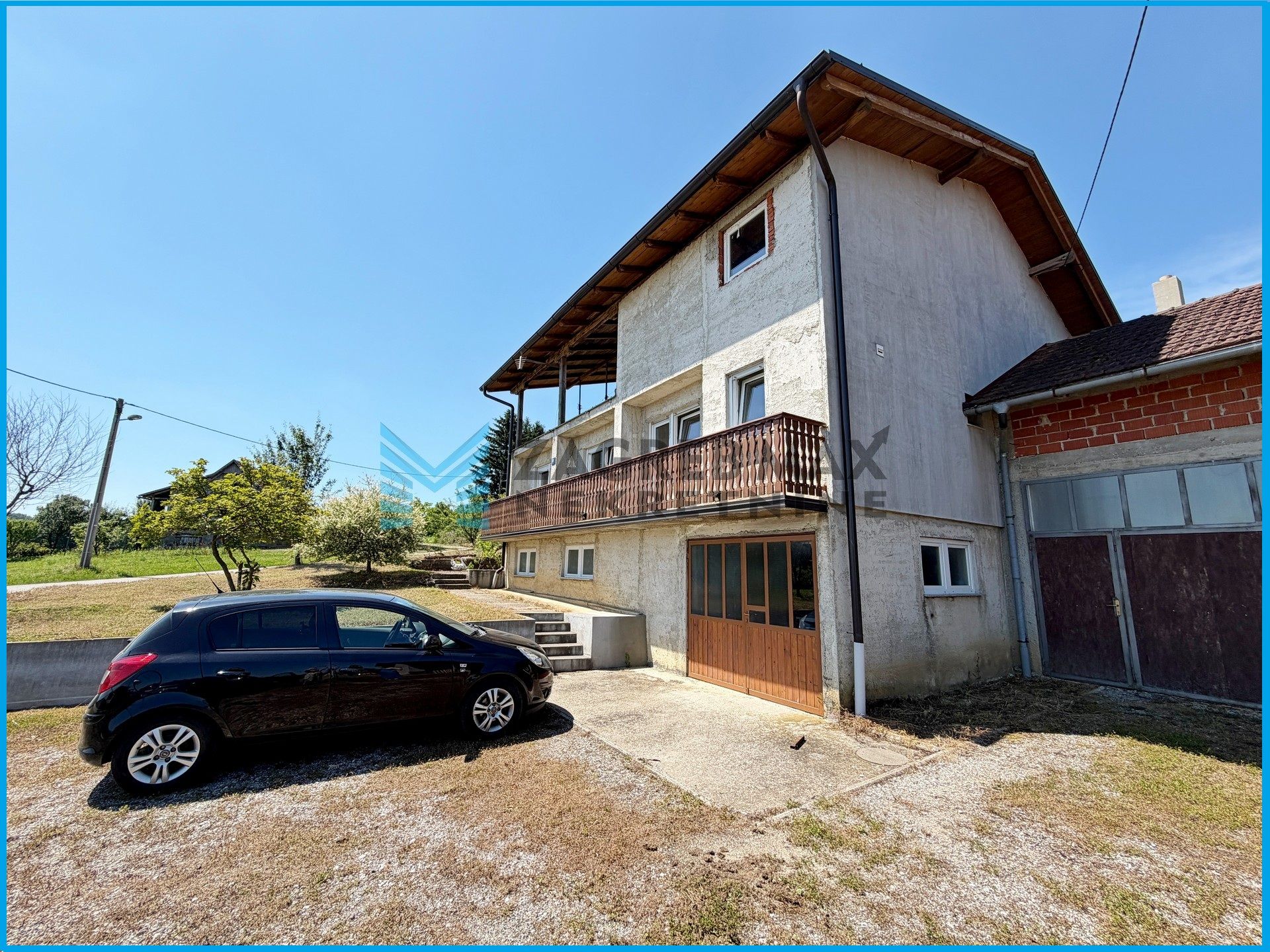 Zagreb - DONJI TRPUCI - Ferki - 4-sobna kuća 294 m2, p.zgrada 209 m2, dvorište