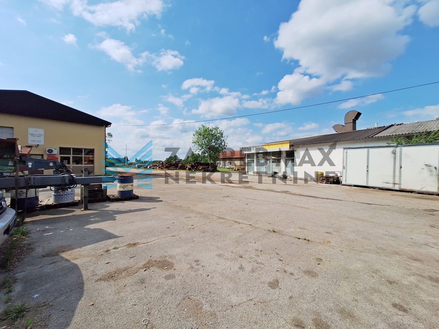 Zagreb - IVANIĆ-GRAD - okolica - više poslovnih objekata 480 m² parcela 2500 m²