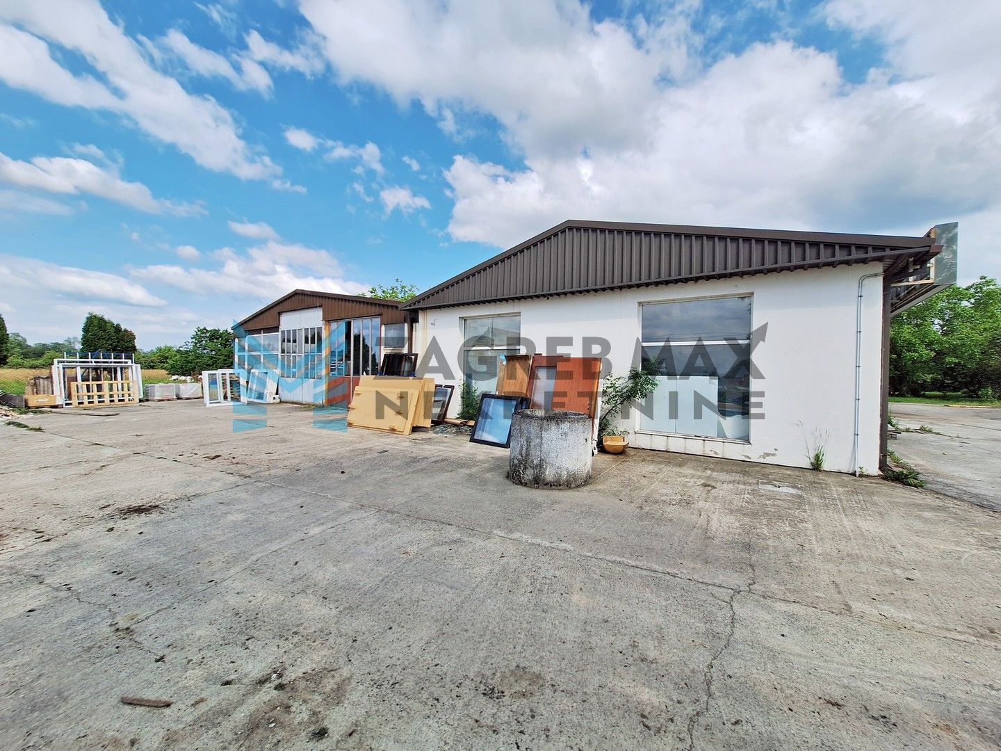 Zagreb - IVANIĆ-GRAD - okolica - više poslovnih objekata 480 m² parcela 2500 m²