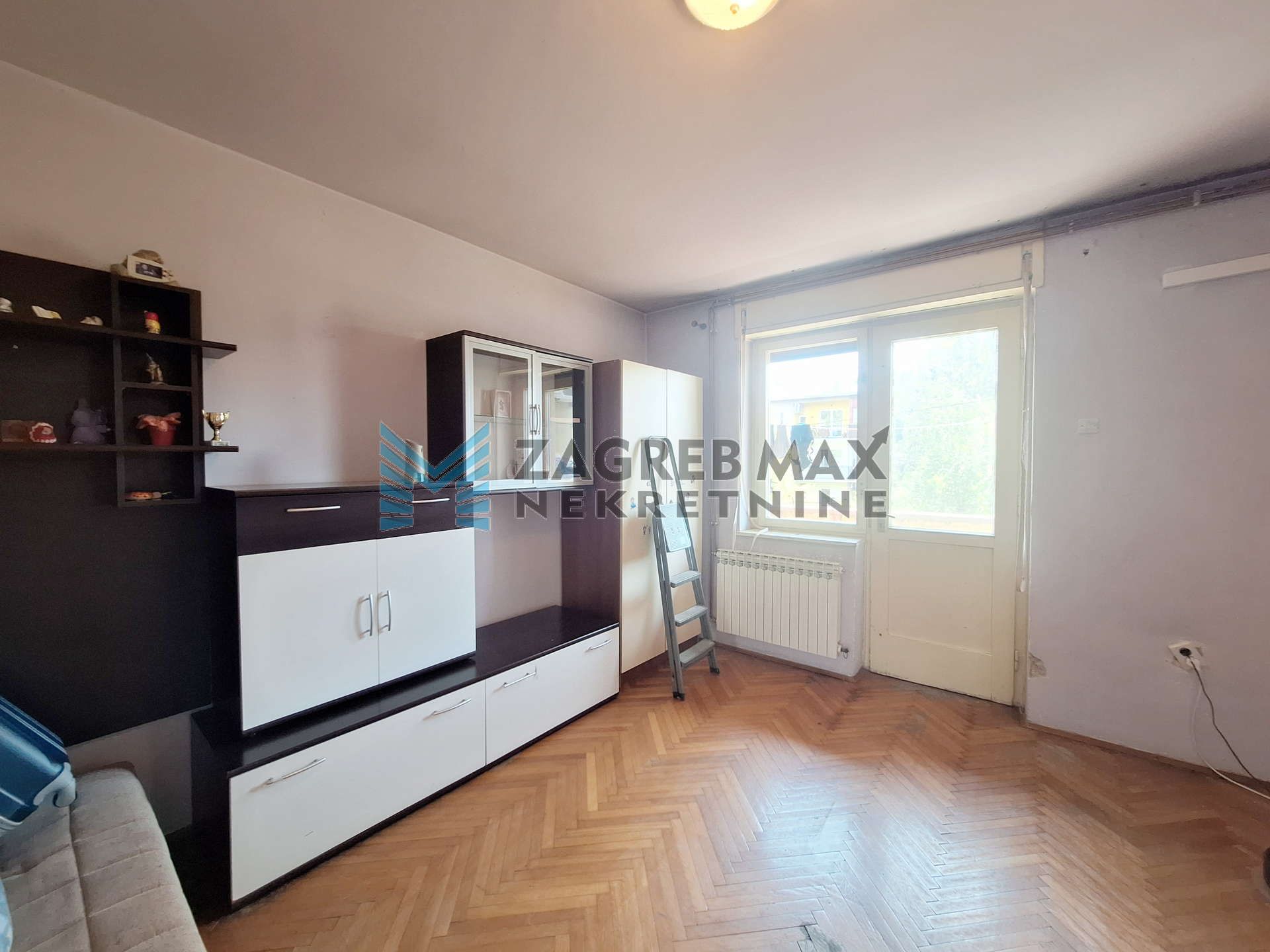 Zagreb - CVJETNO NASELJE - Veslačka - 2-sobni, 65 m2 za adaptaciju