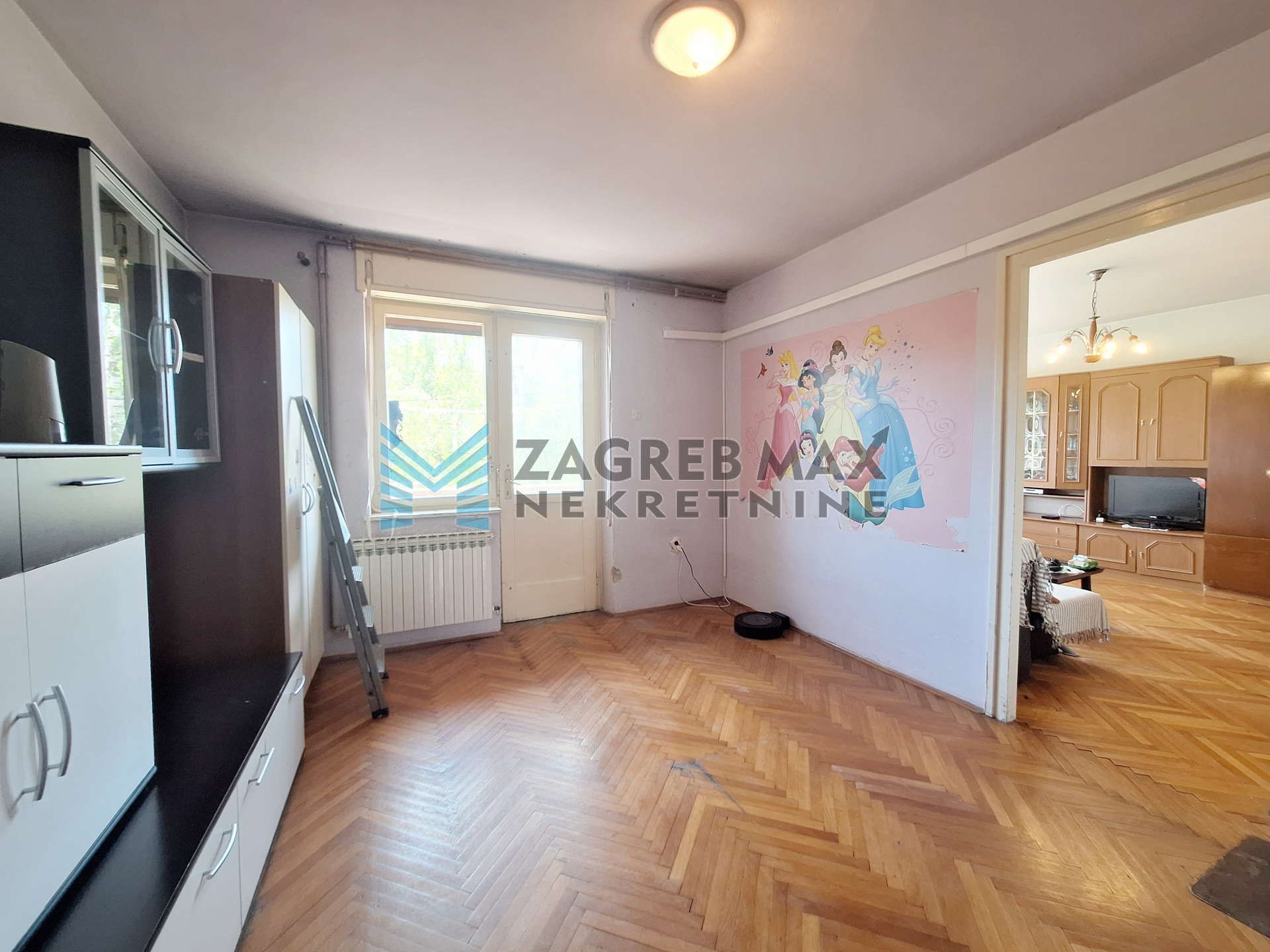 Zagreb - CVJETNO NASELJE - Veslačka - 2-sobni, 65 m2 za adaptaciju