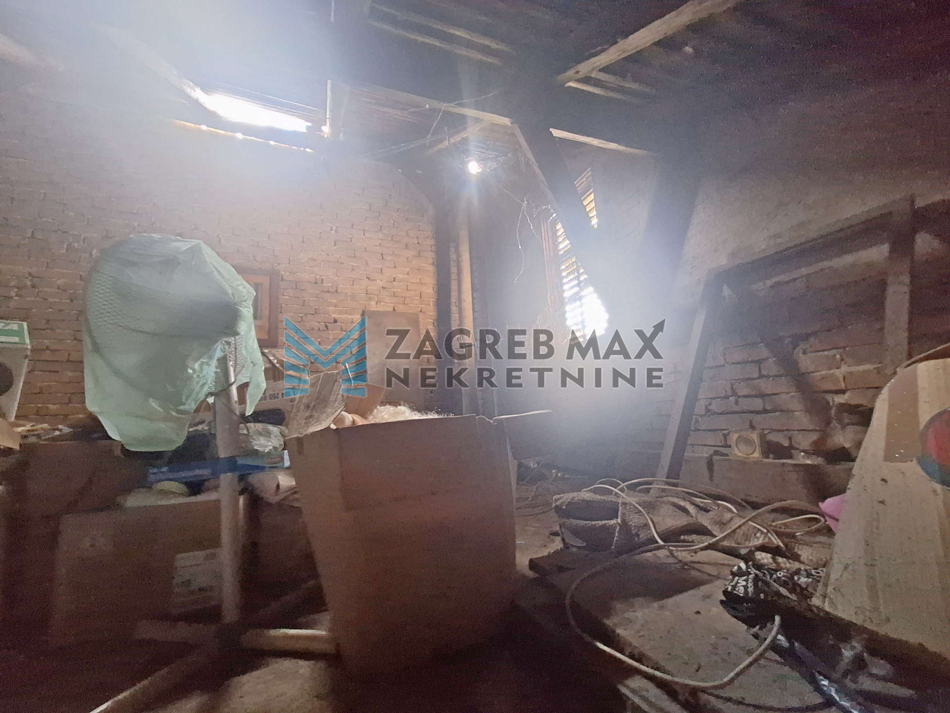 Zagreb - KLAIĆEVA - TOP INVESTICIJA, centar Zagreba, dvorišni objekt 34 m²