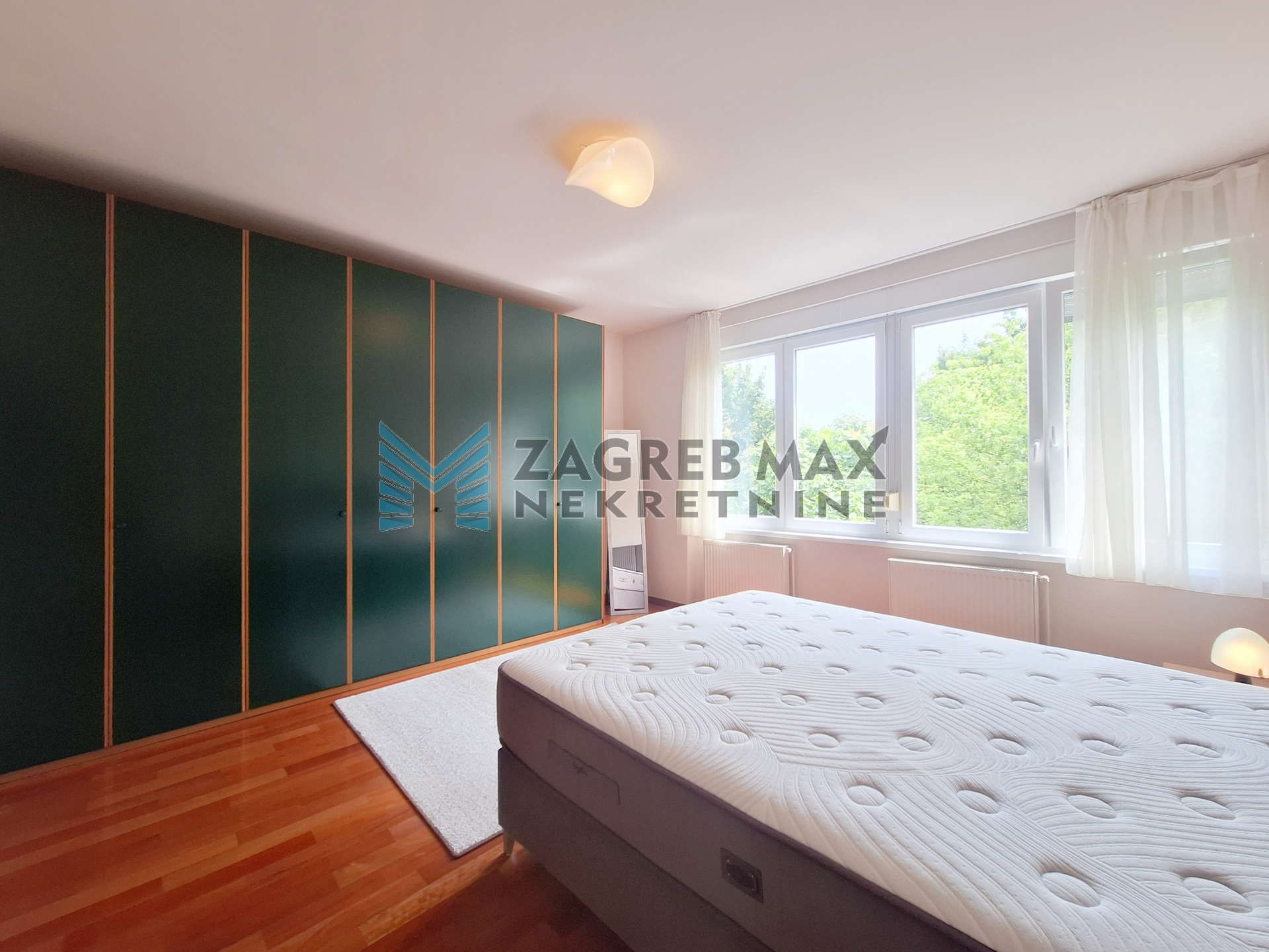 Zagreb - NAJAM - ILICA Luksuzan 3soban stan 91 m2, 2. kat, mirno okruženje, terasa