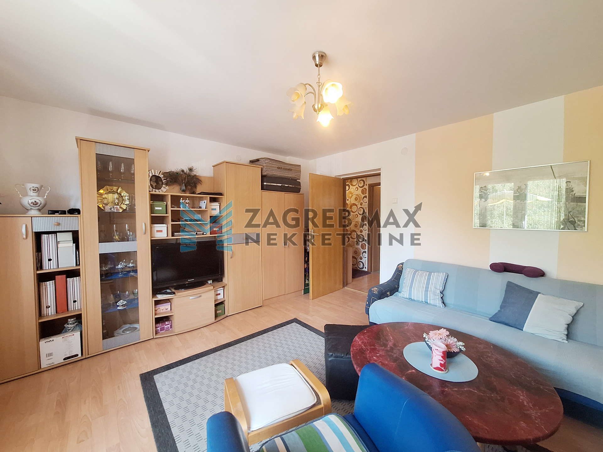 Zagreb - TREŠNJEVKA - Čakovečka - komforan 2-sobni, 2.kat, održavan, balkon