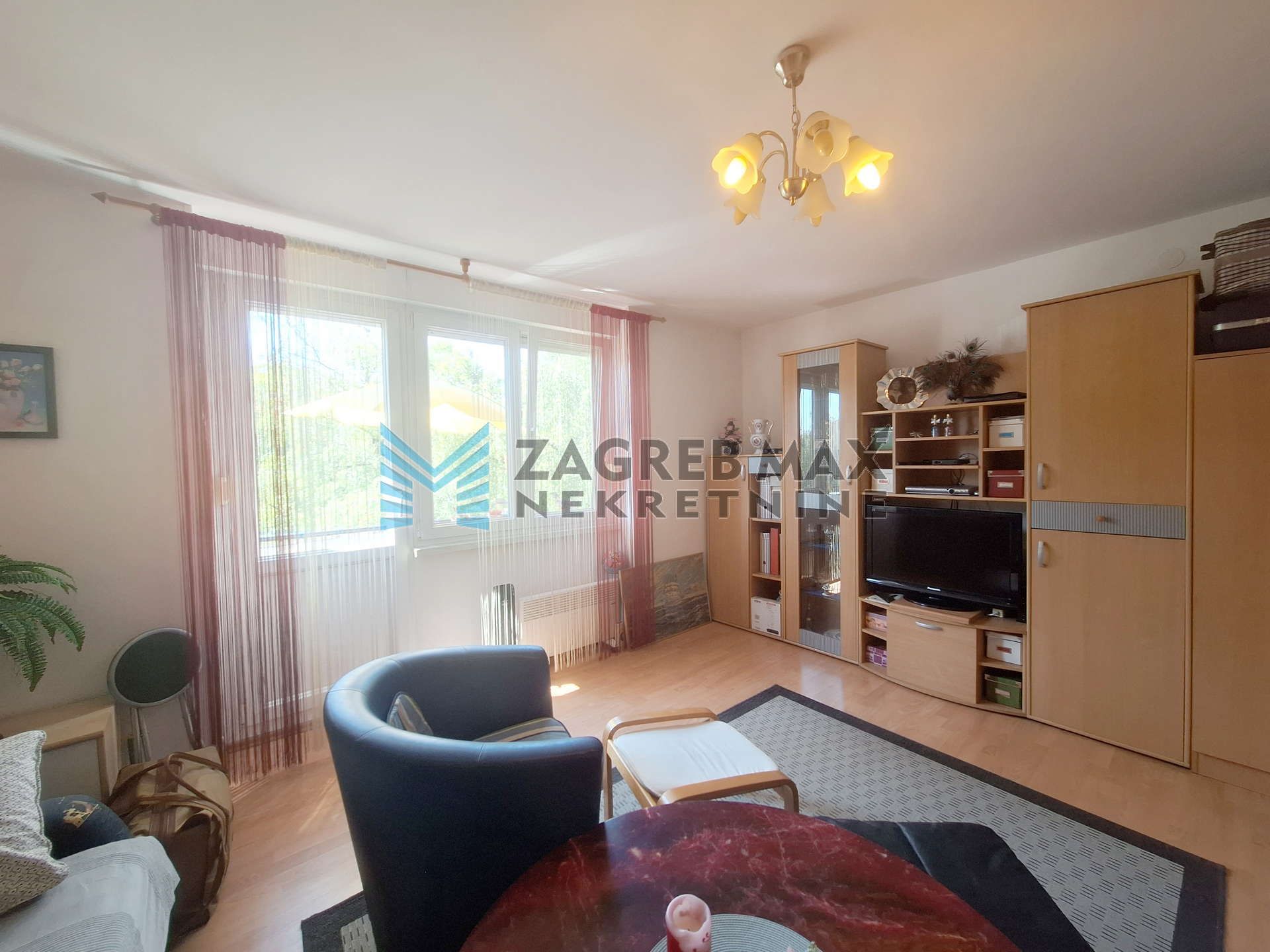 Zagreb - TREŠNJEVKA - Čakovečka - komforan 2-sobni, 2.kat, održavan, balkon