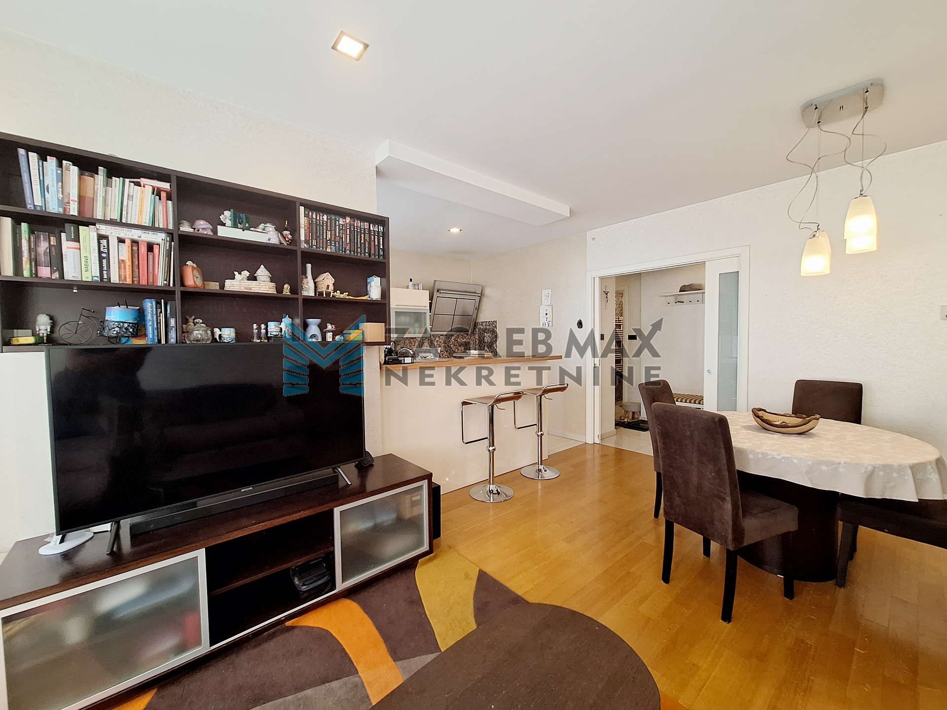 Zagreb - TUŠKANAC - moderan 3-sobni 85 m2, garaža, klima, jacuzzi (iznajmljivanje)