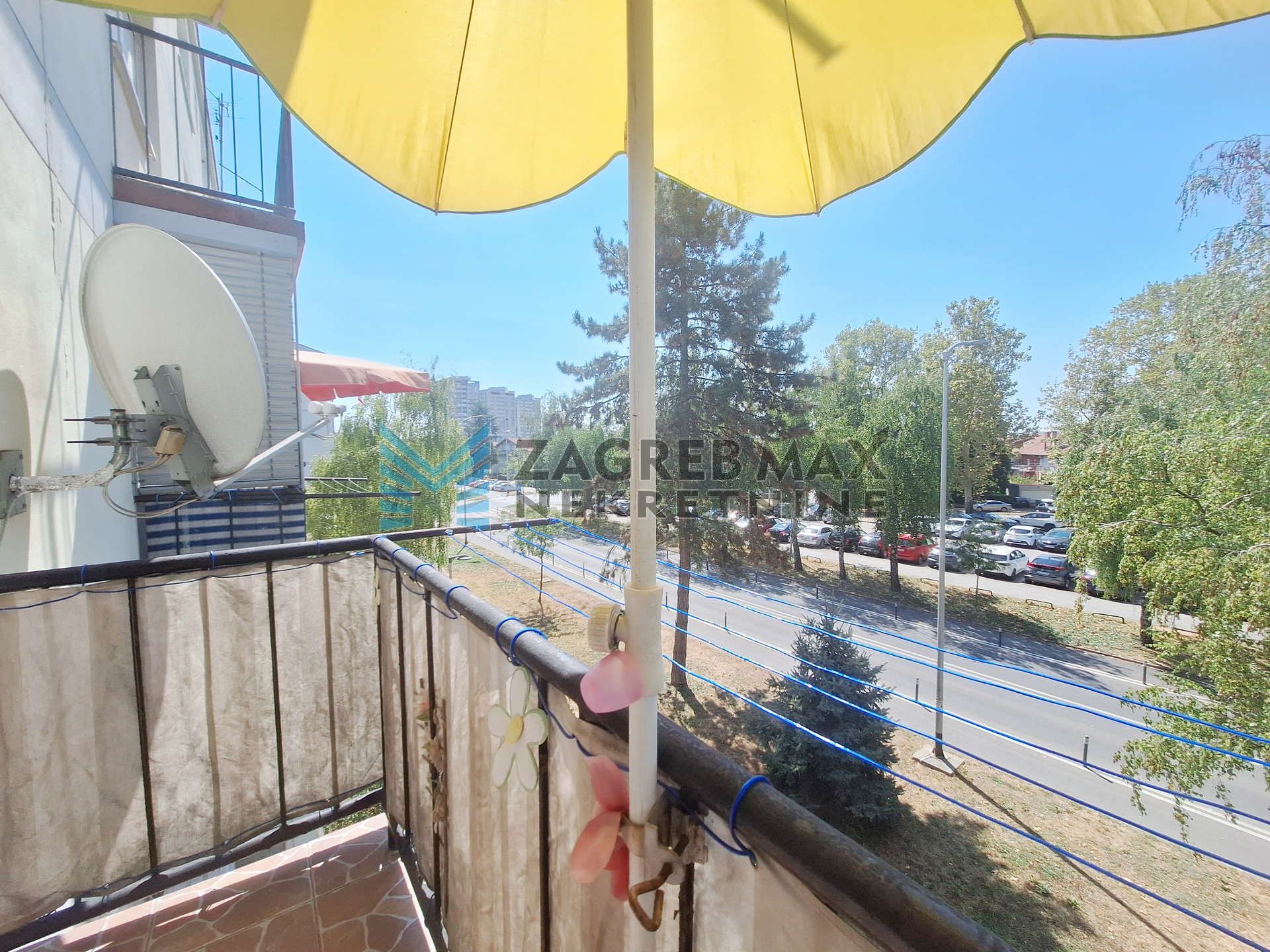 Zagreb - TREŠNJEVKA - Čakovečka - komforan 2-sobni, 2.kat, održavan, balkon