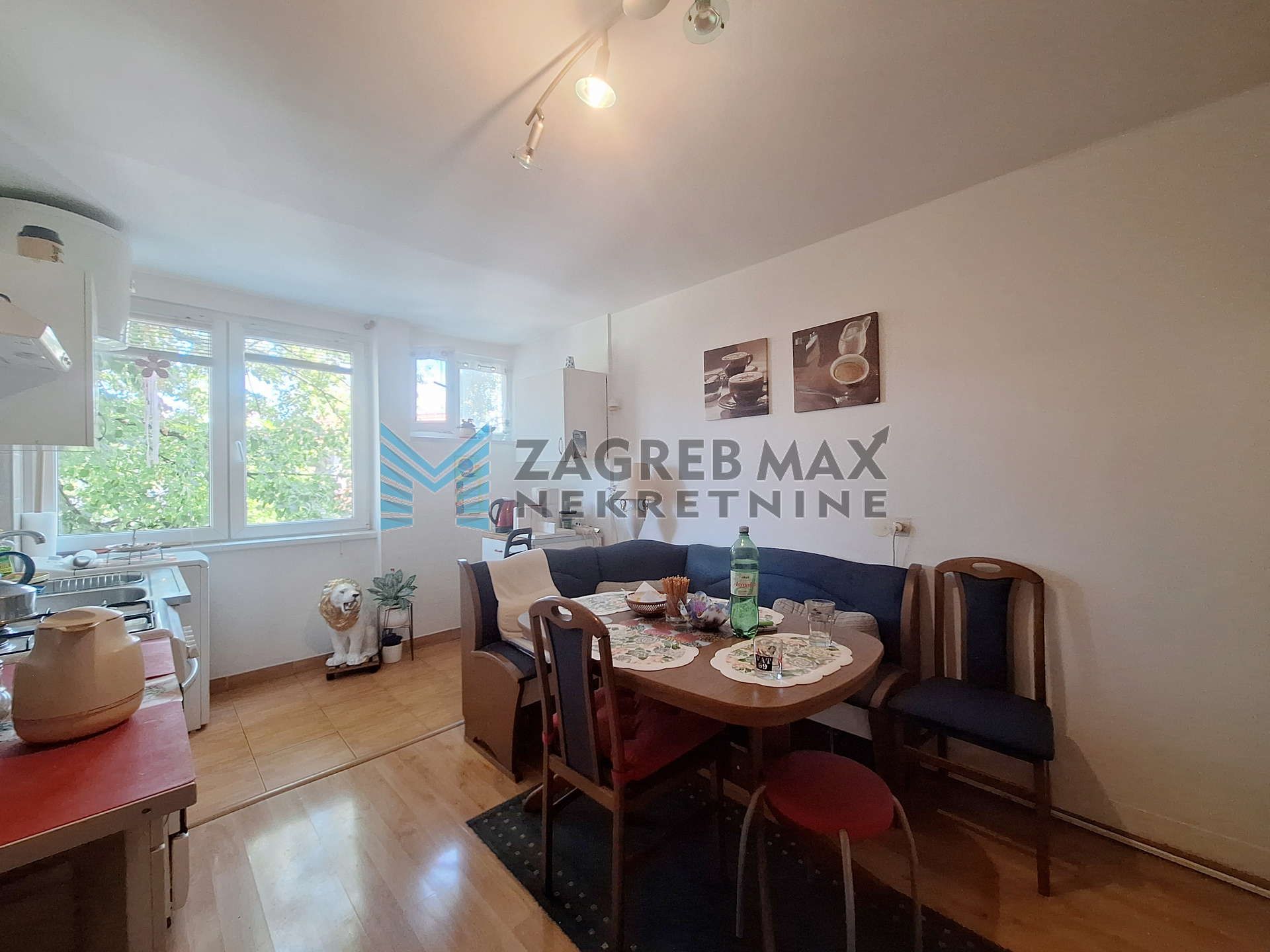 Zagreb - TREŠNJEVKA - Čakovečka - komforan 2-sobni, 2.kat, održavan, balkon
