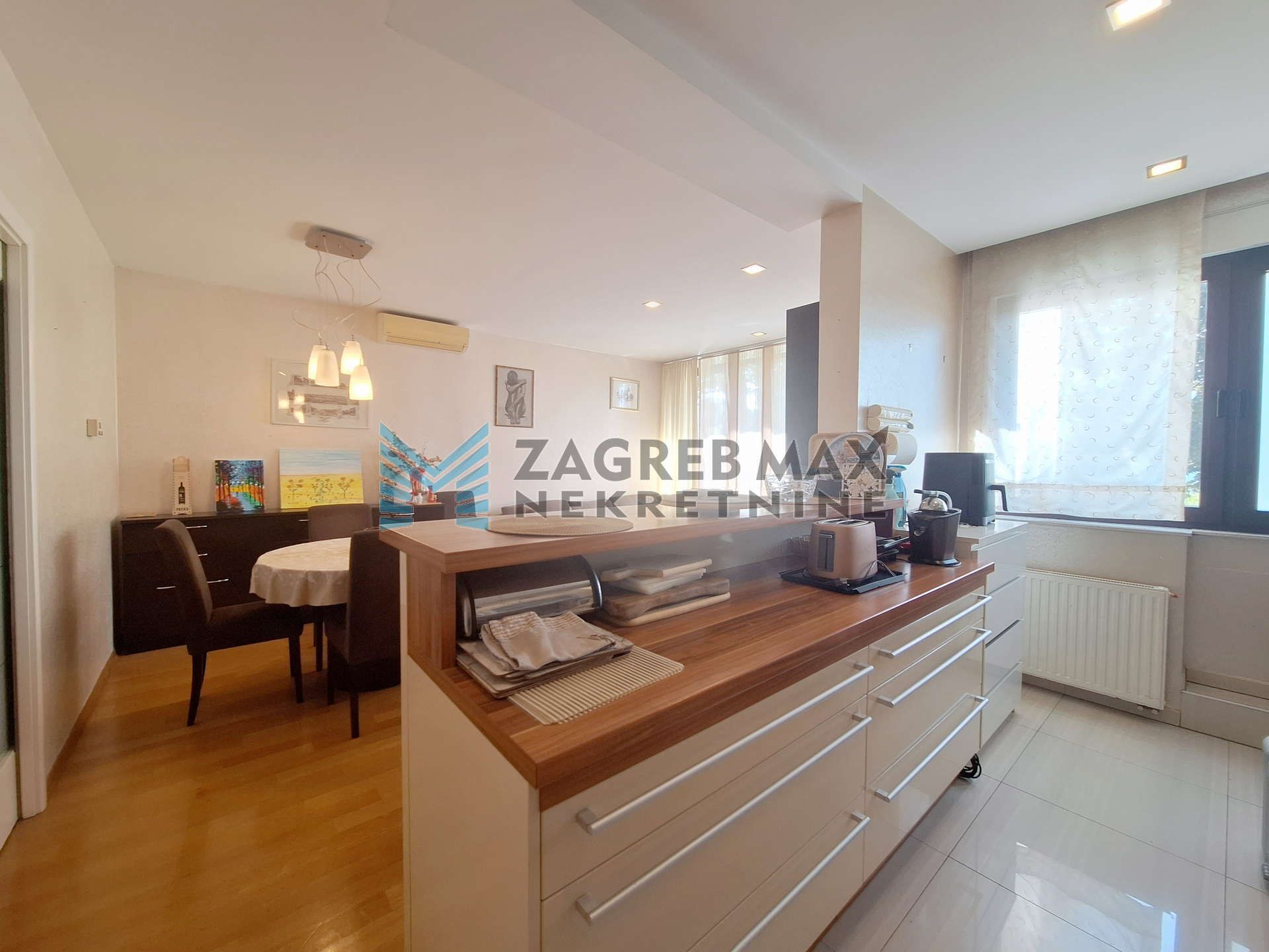 Zagreb - TUŠKANAC - moderan 3-sobni 85 m2, garaža, klima, jacuzzi (iznajmljivanje)
