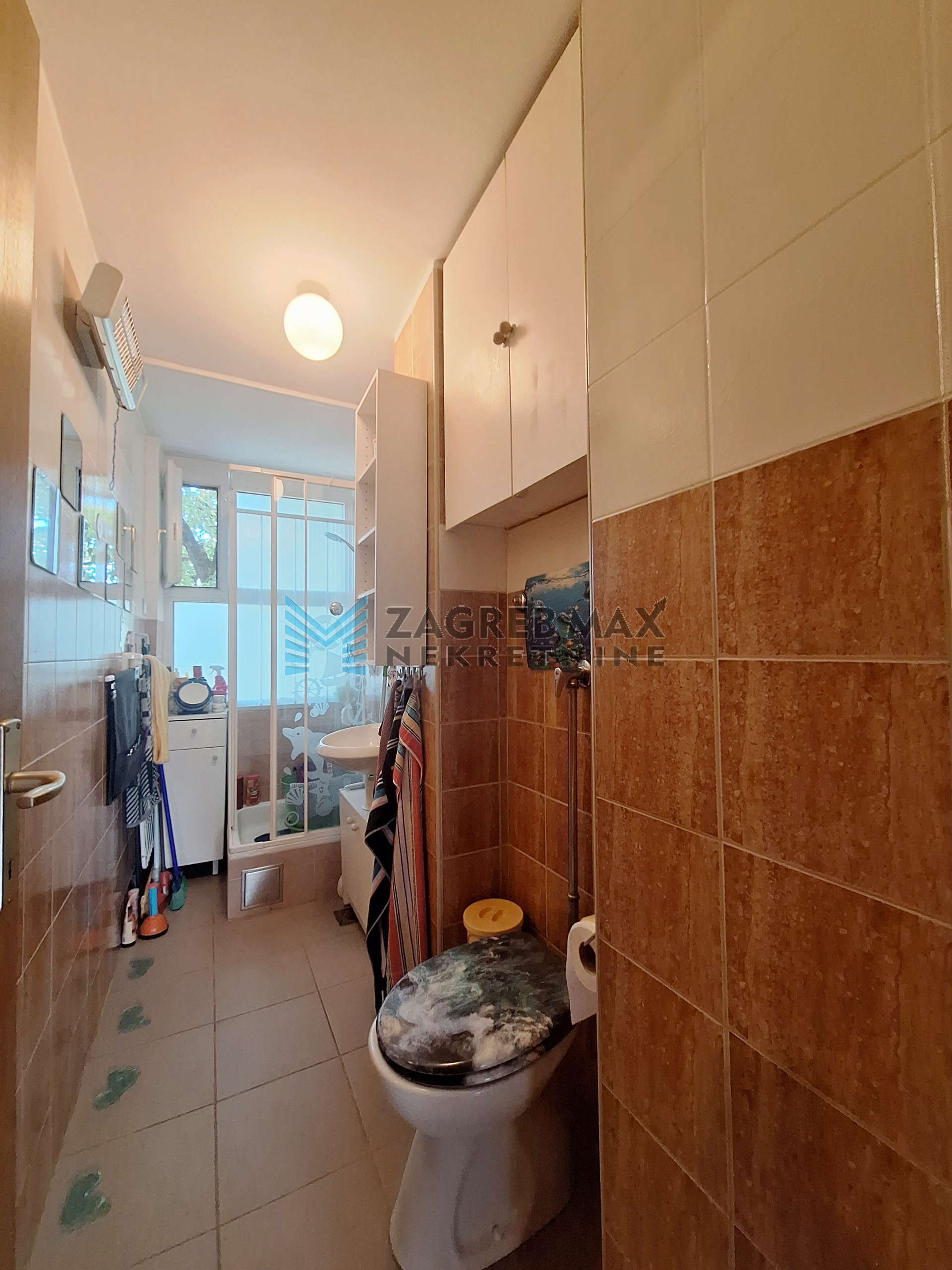 Zagreb - TREŠNJEVKA - Čakovečka - komforan 2-sobni, 2.kat, održavan, balkon