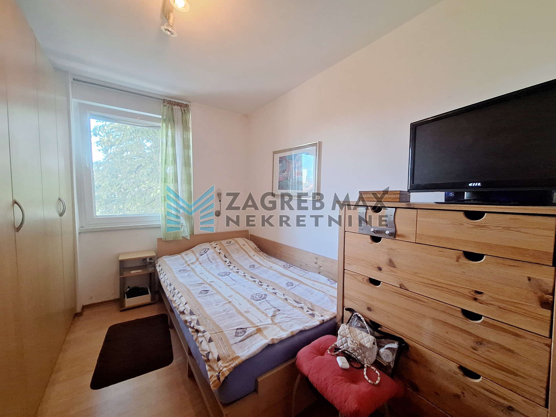 Zagreb - TREŠNJEVKA - Čakovečka - komforan 2-sobni, 2.kat, održavan, balkon