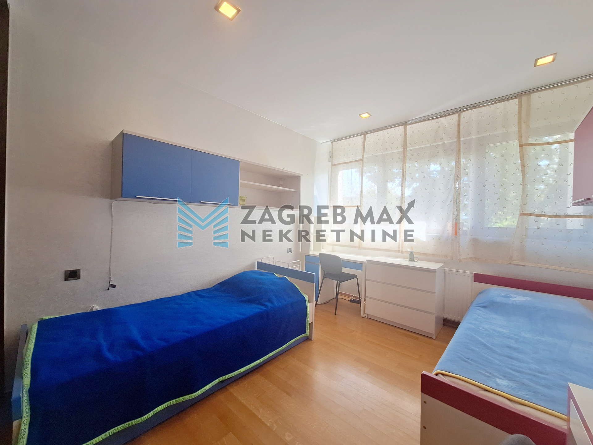 Zagreb - TUŠKANAC - moderan 3-sobni 85 m2, garaža, klima, jacuzzi (iznajmljivanje)