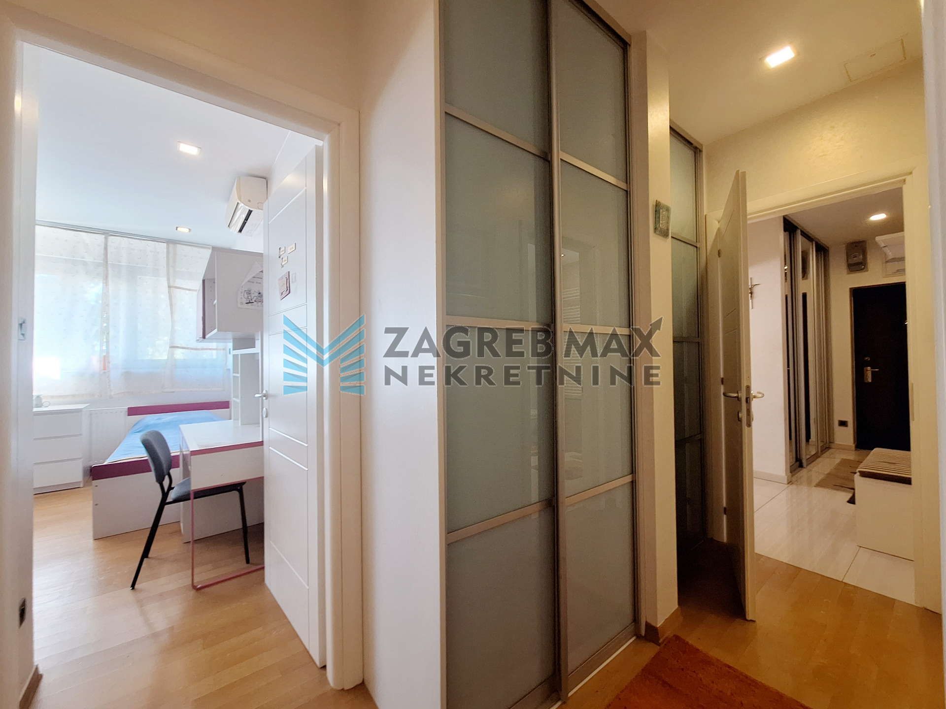 Zagreb - TUŠKANAC - moderan 3-sobni 85 m2, garaža, klima, jacuzzi (iznajmljivanje)