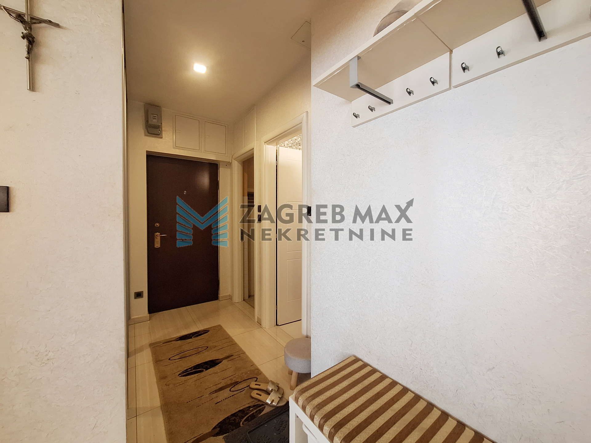 Zagreb - TUŠKANAC - moderan 3-sobni 85 m2, garaža, klima, jacuzzi (iznajmljivanje)