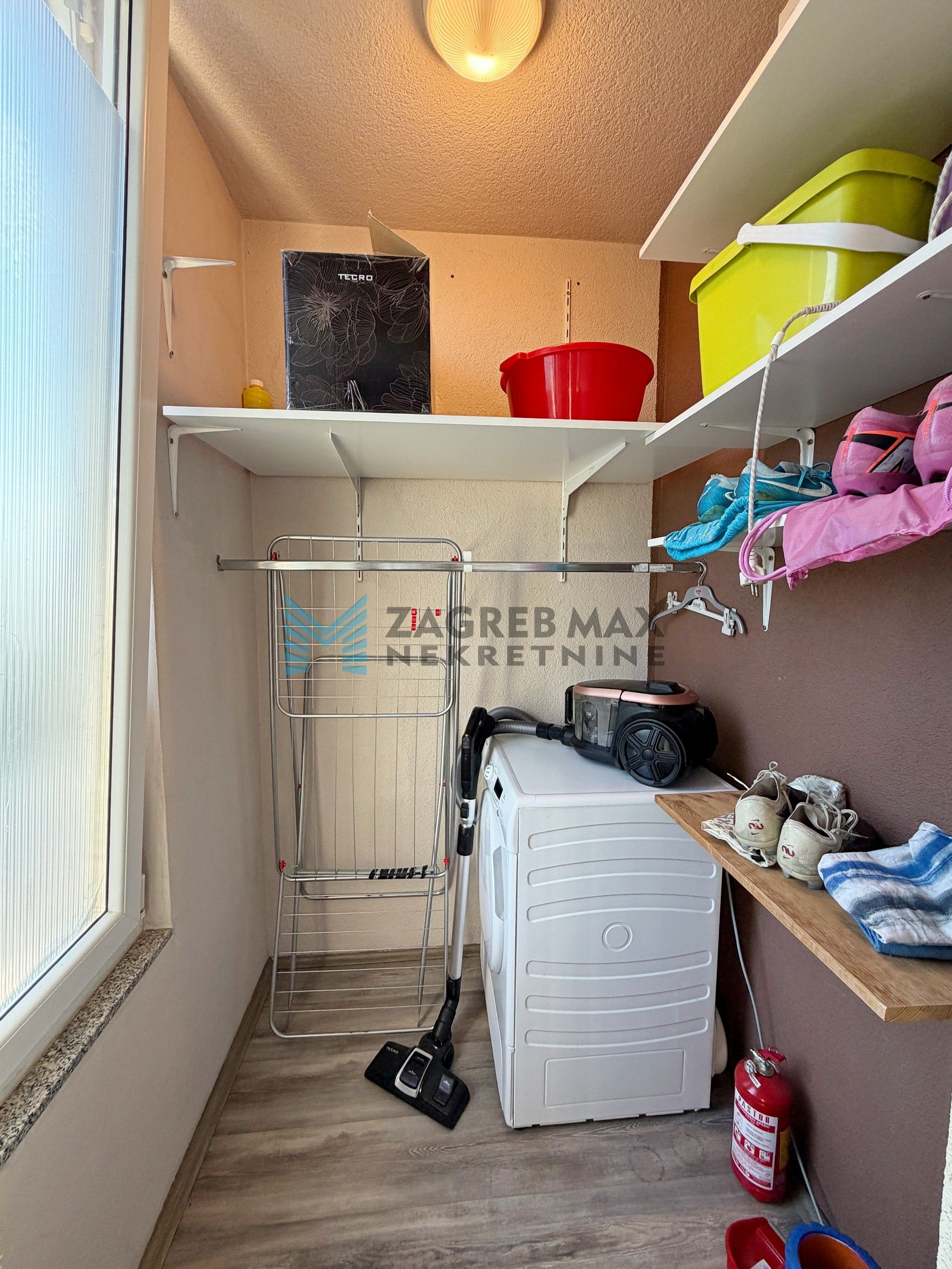 Zagreb - KUSTOŠIJA - Skladišna - 2-sobni, svijetao, lift, spremište