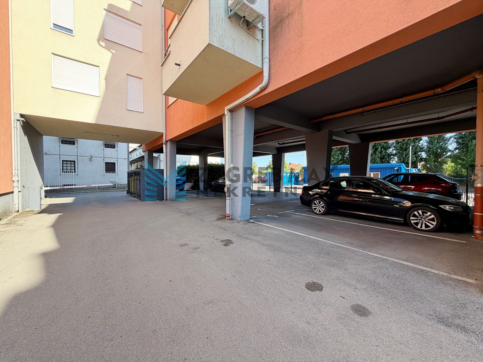Zagreb - KUSTOŠIJA - Skladišna - 2-sobni, svijetao, lift, spremište