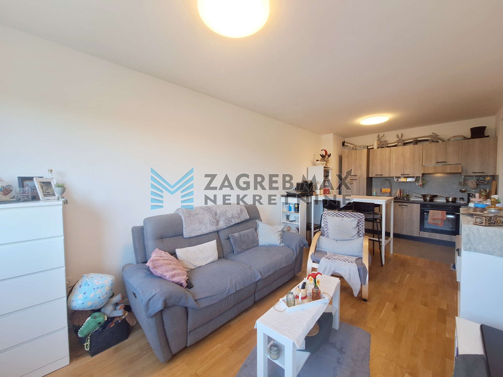 Zagreb - GRANEŠINA - Risnjačka - 3-sobni, 60m2, GPM, loggia, novija zgrada