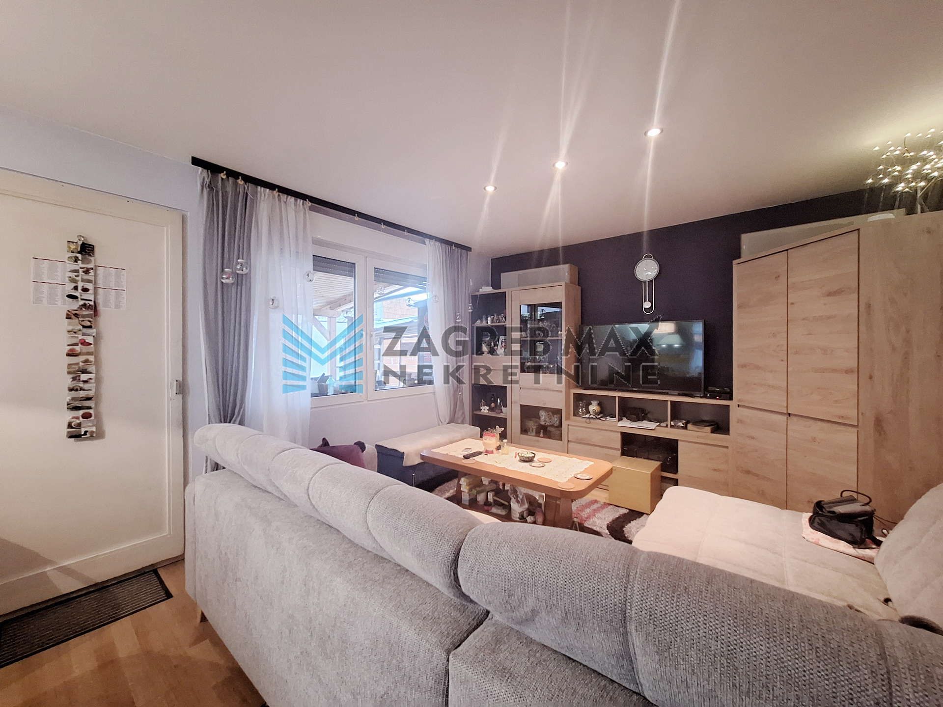 Zagreb - RETKOVEC - Hrastova - kuća 110 m2, terasa, garaža