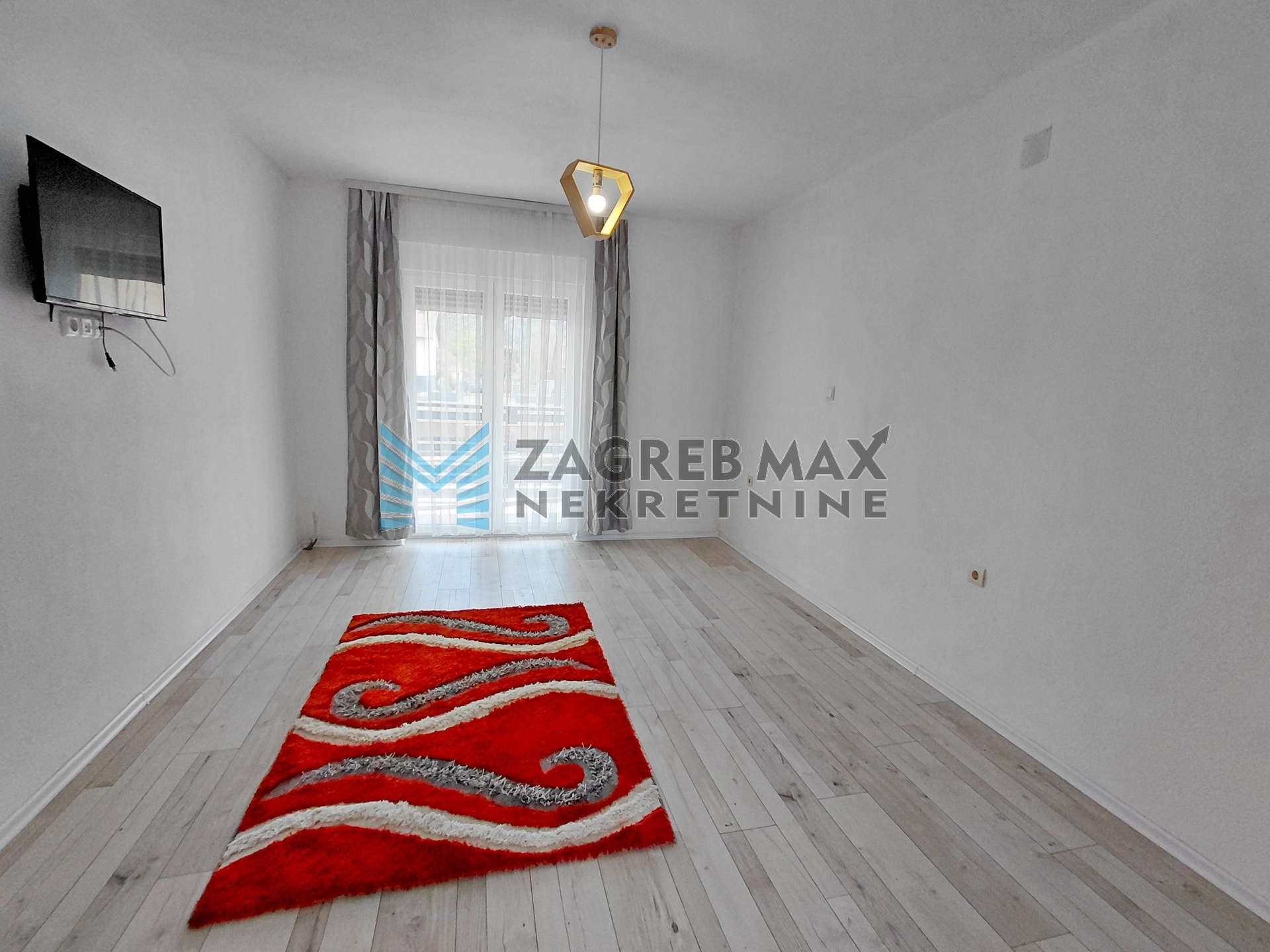 Zagreb - LIČKO PETROVO SELO - kuća 101 m2, 2 stambene jedinice, 12300 m2 oranice