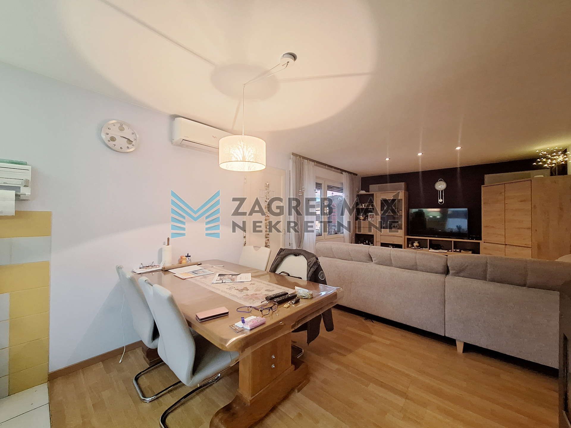 Zagreb - RETKOVEC - Hrastova - kuća 110 m2, terasa, garaža