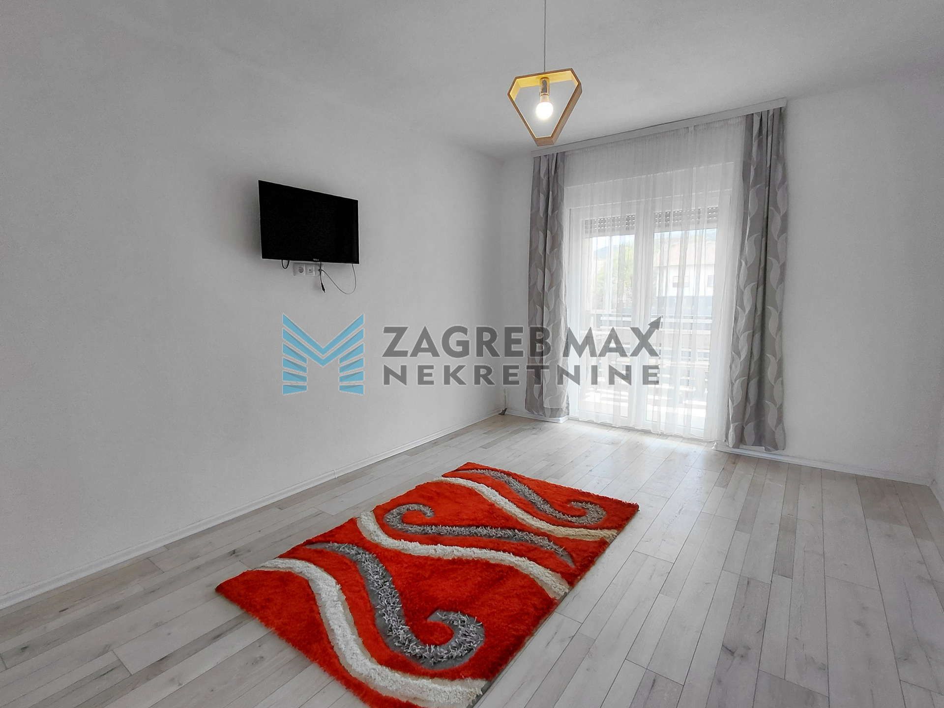 Zagreb - LIČKO PETROVO SELO - kuća 101 m2, 2 stambene jedinice, 12300 m2 oranice