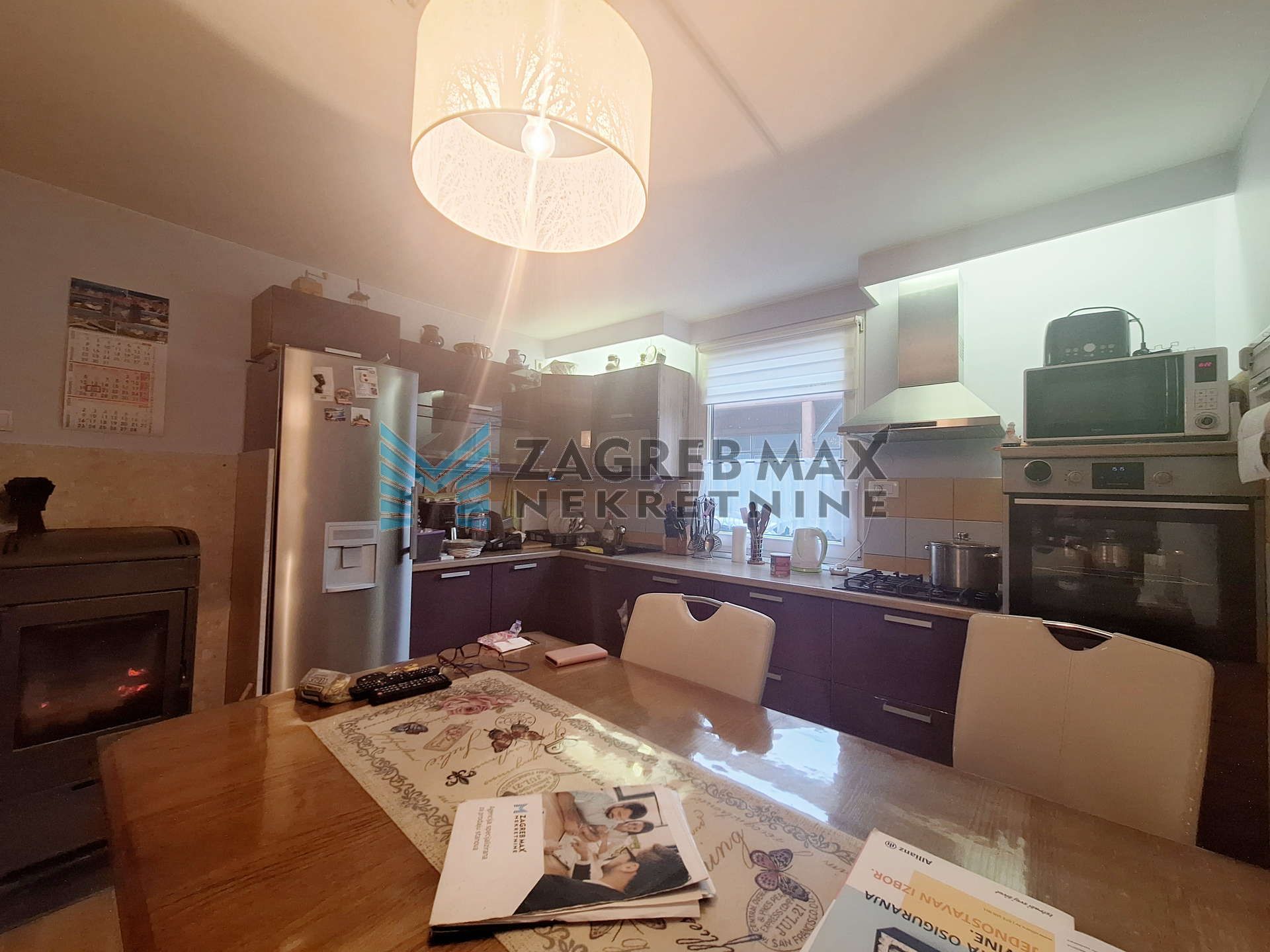 Zagreb - RETKOVEC - Hrastova - kuća 110 m2, terasa, garaža