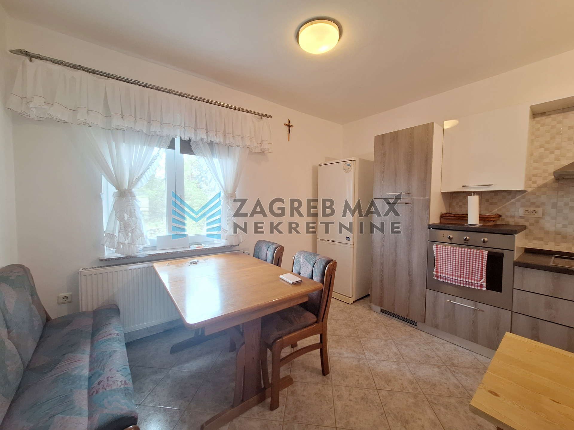 Zagreb - SLUNJ - GORNJA GLINA - kuća 160 m2, 1400 m2 okućnice