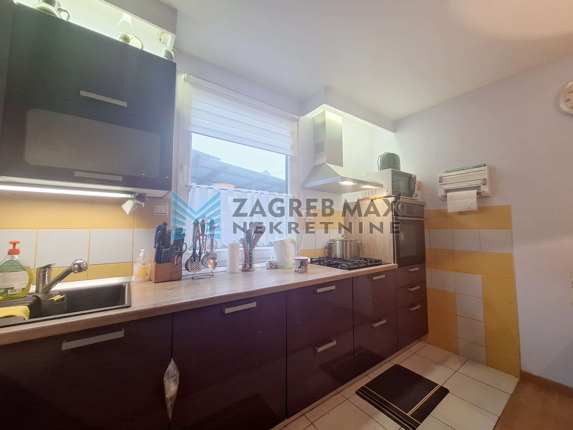 Zagreb - RETKOVEC - Hrastova - kuća 110 m2, terasa, garaža