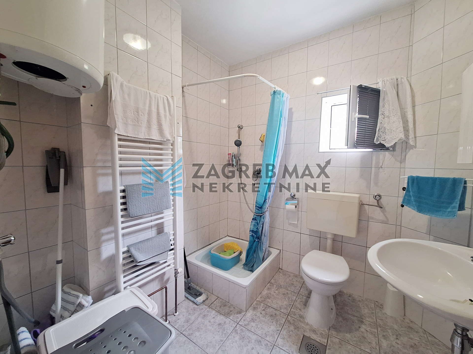 Zagreb - SLUNJ - GORNJA GLINA - kuća 160 m2, 1400 m2 okućnice