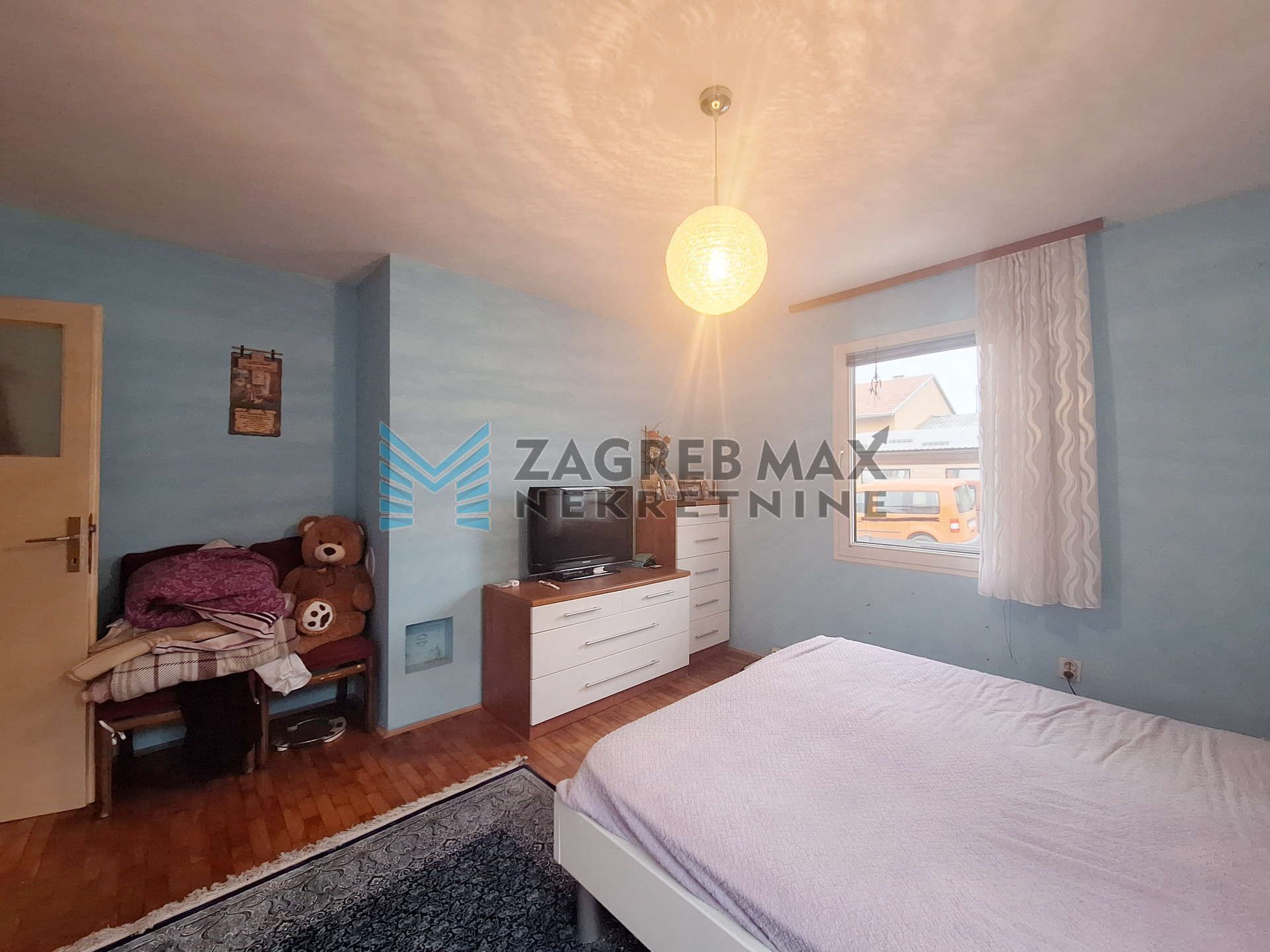 Zagreb - RETKOVEC - Hrastova - kuća 110 m2, terasa, garaža