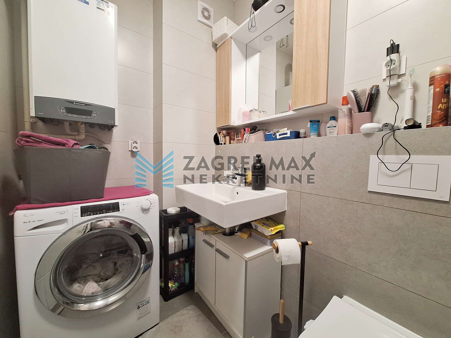 Zagreb - GRANEŠINA - Risnjačka - 3-sobni, 60m2, GPM, loggia, novija zgrada