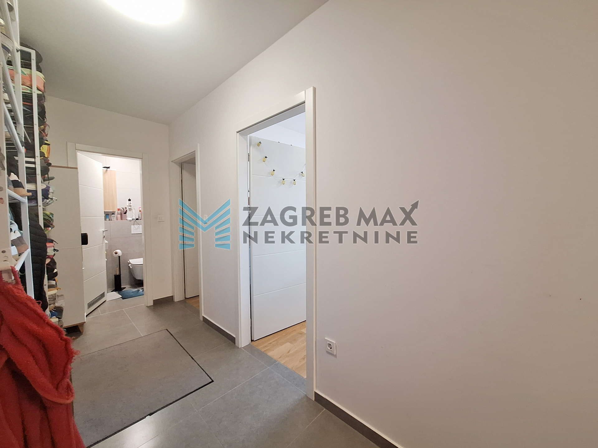 Zagreb - GRANEŠINA - Risnjačka - 3-sobni, 60m2, GPM, loggia, novija zgrada