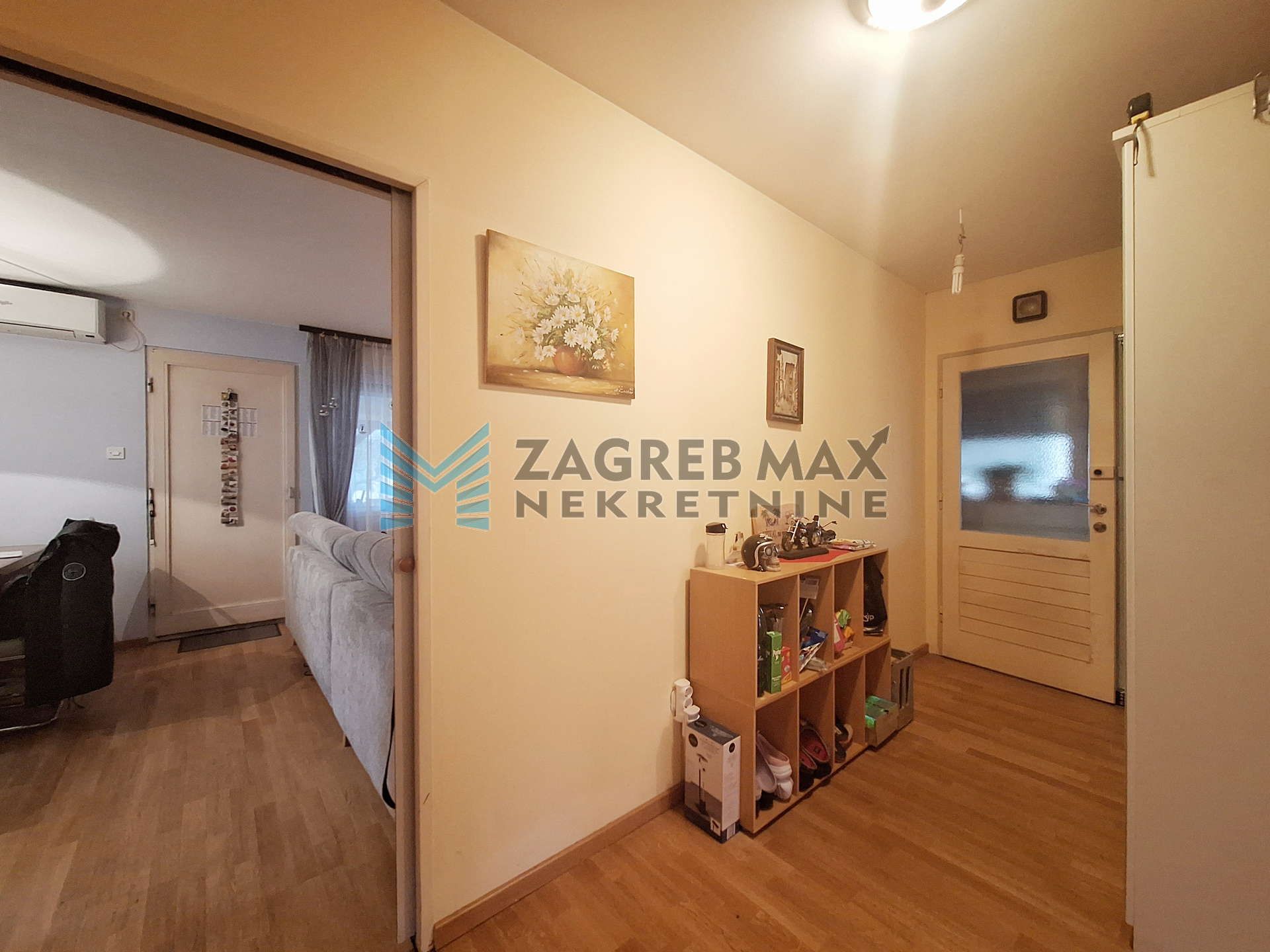 Zagreb - RETKOVEC - Hrastova - kuća 110 m2, terasa, garaža