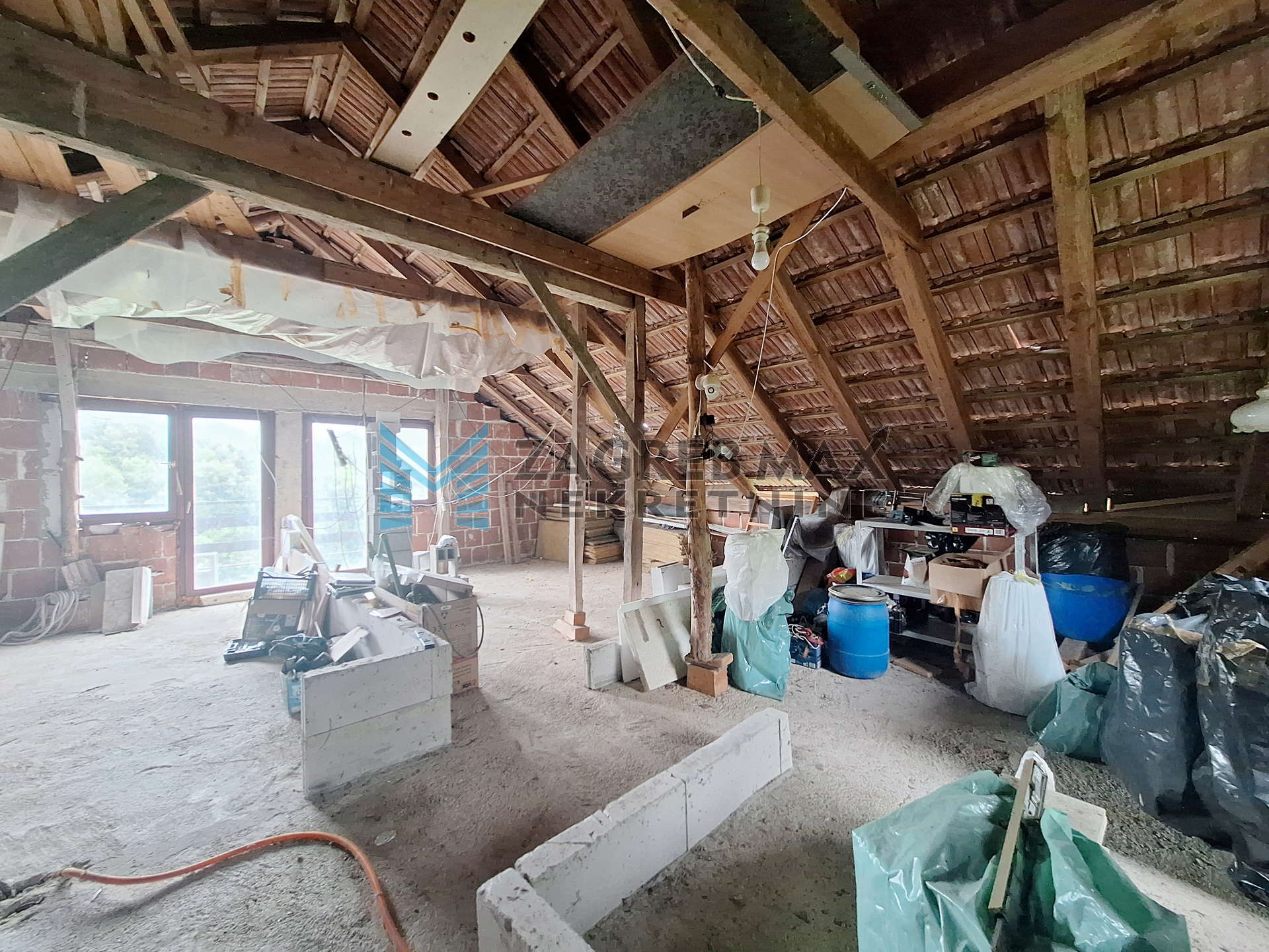 Zagreb - SLUNJ - GORNJA GLINA - kuća 160 m2, 1400 m2 okućnice