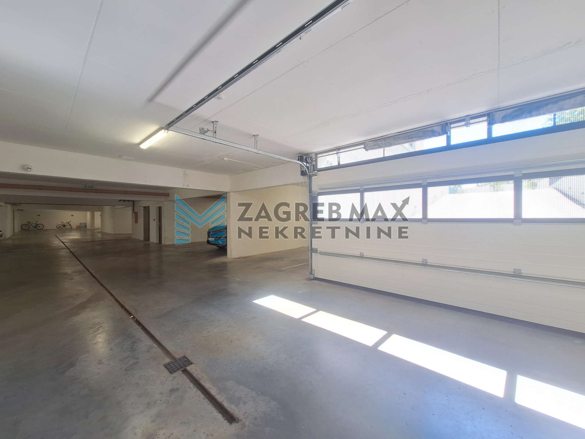 Zagreb - GRANEŠINA - Risnjačka - 3-sobni, 60m2, GPM, loggia, novija zgrada