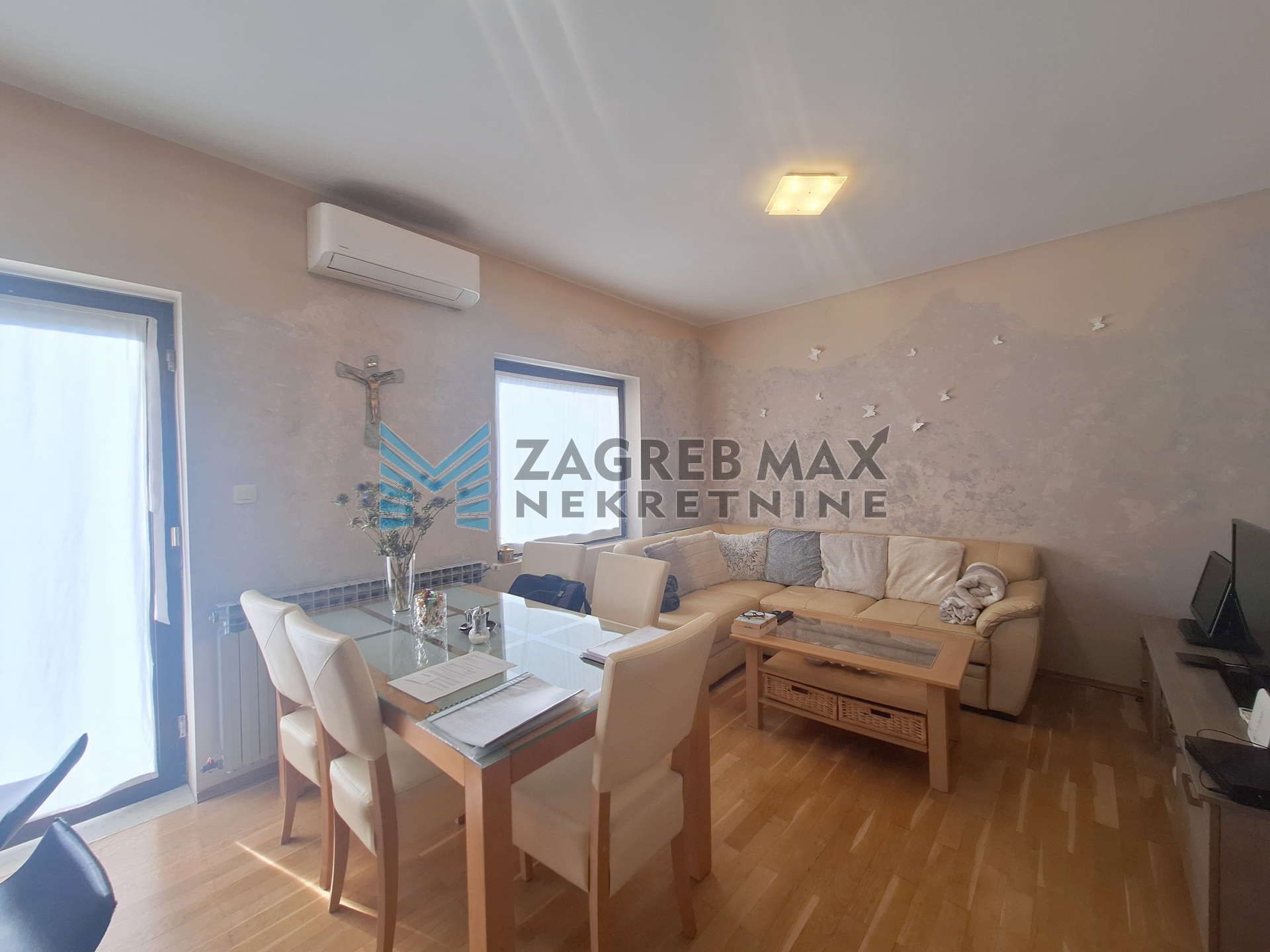 Zagreb - SREBRNJAK - Lašćinski Borovec - 3 soban, vrt 226m2, parking, podrum