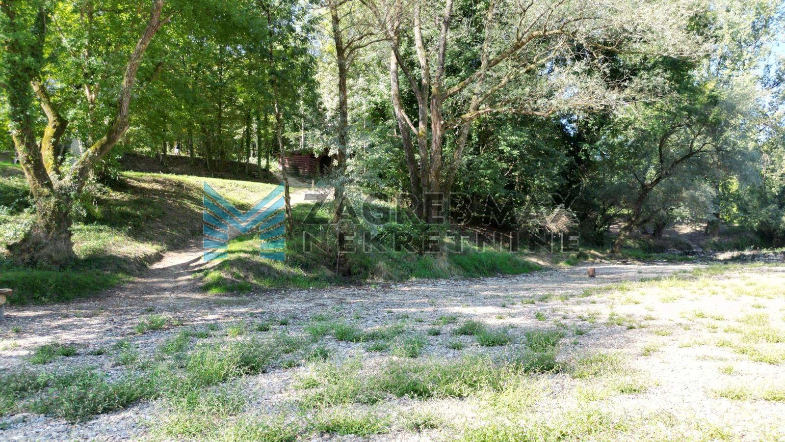Zagreb - Kamanje, Kupa – zemljište 3.544 m², T2 i R7