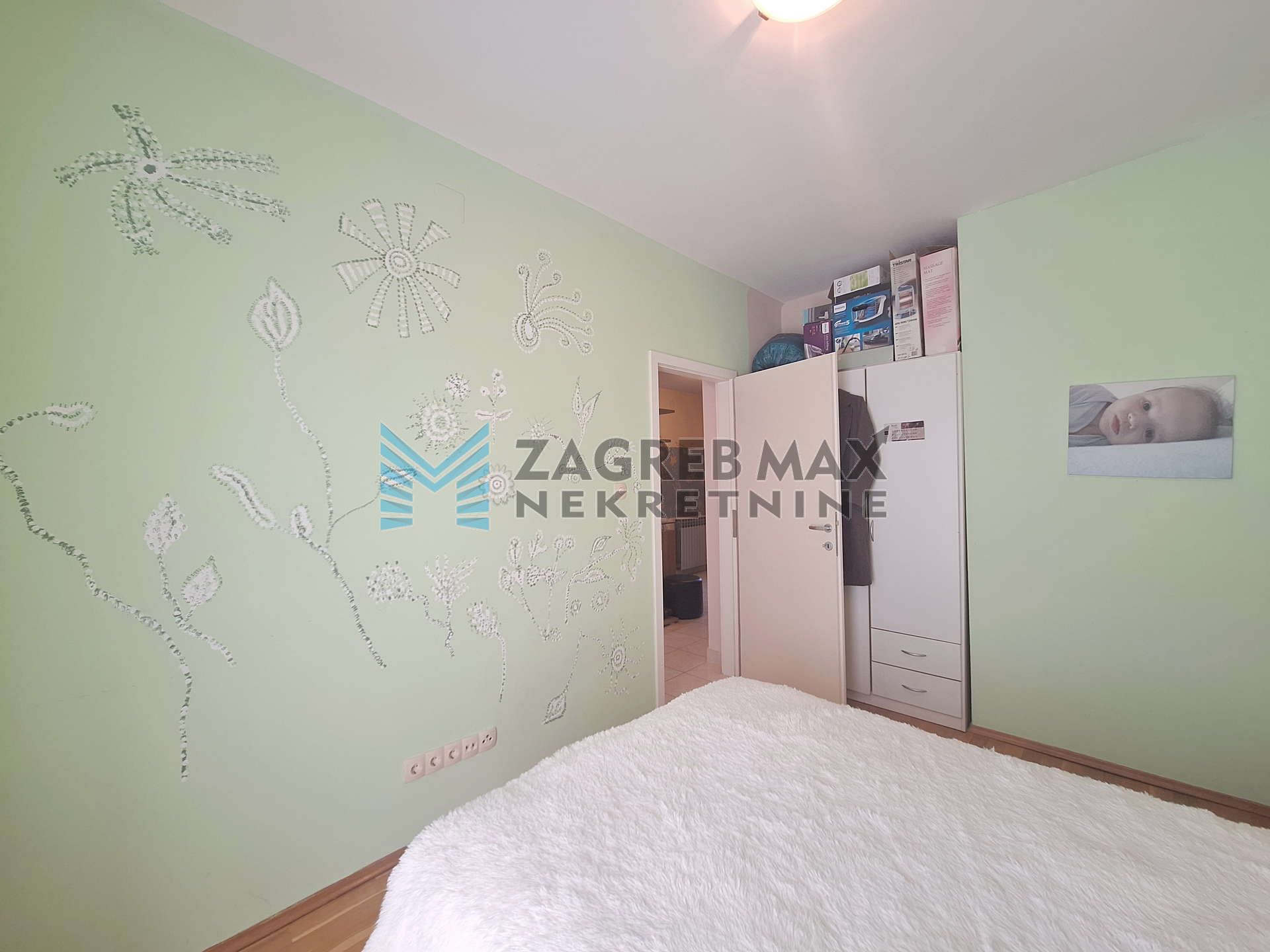 Zagreb - SREBRNJAK - Lašćinski Borovec - 3 soban, vrt 226m2, parking, podrum