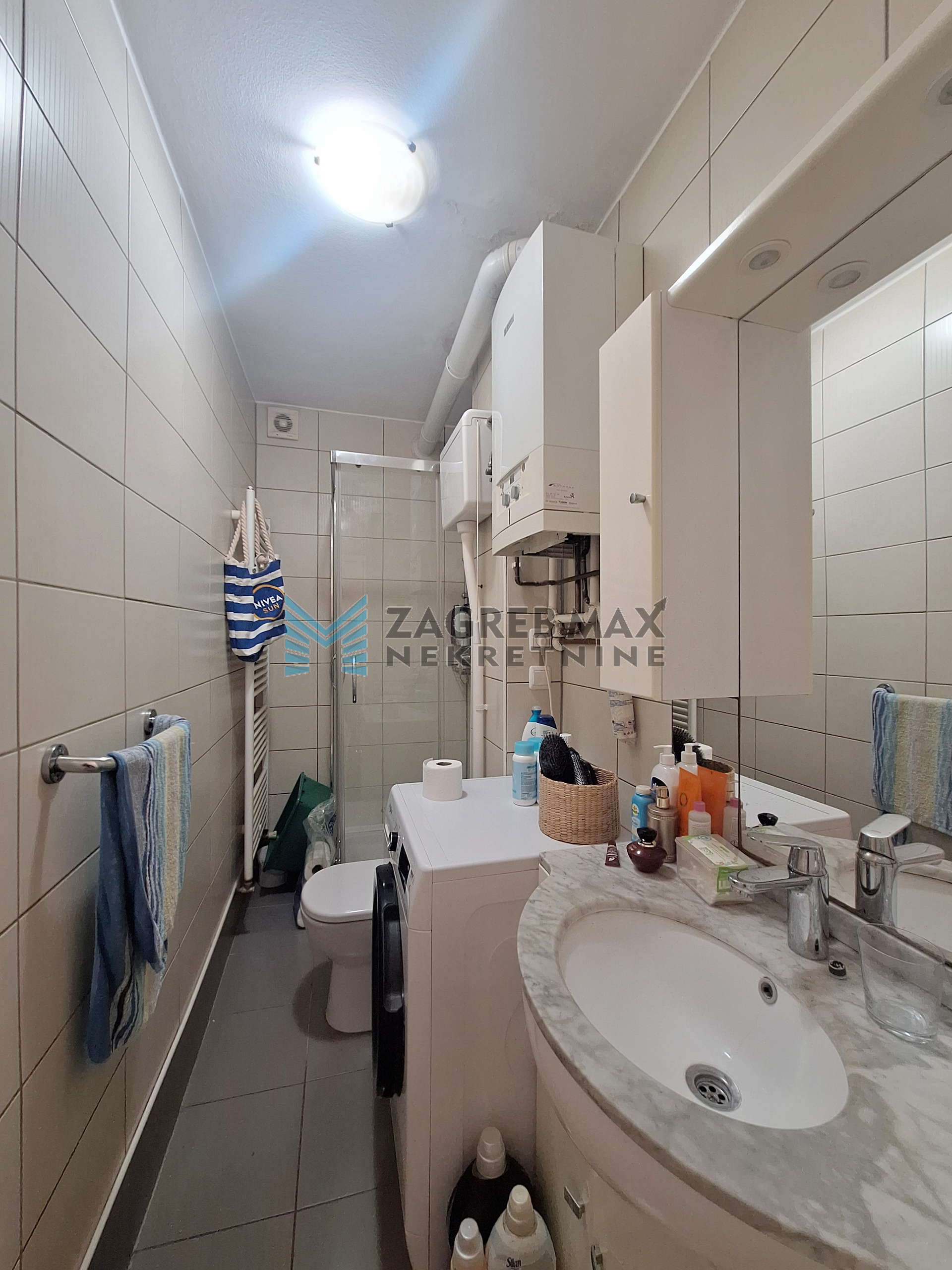 Zagreb - VOLOVČICA - Vidrićeva - 1. kat, 34 m2, adaptiran, klima, niske režije